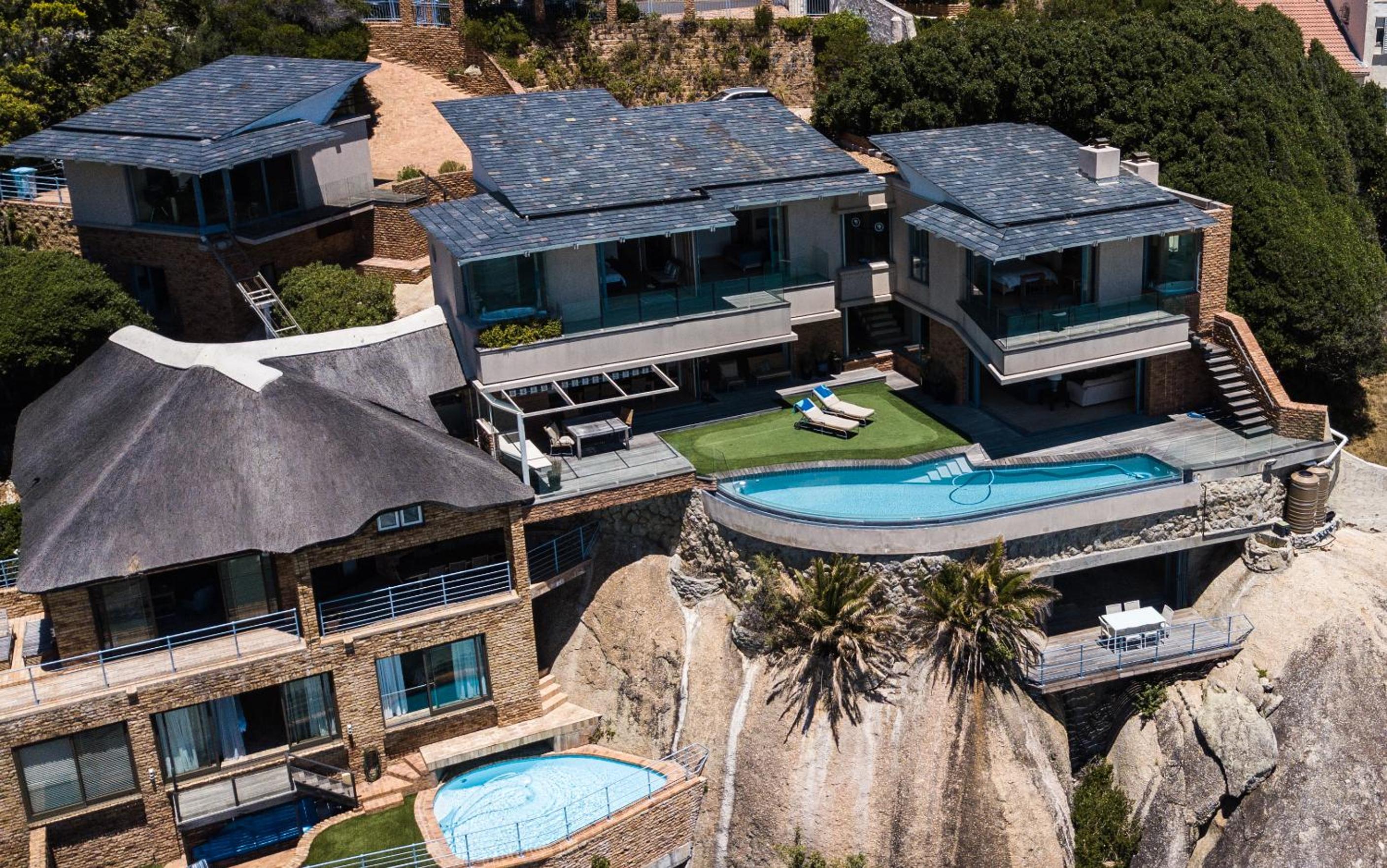 Hotel Beach Music - Image 1