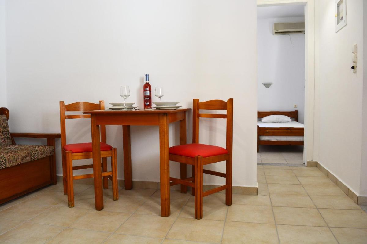 Raph's Studios-Apts By The Sea view 4