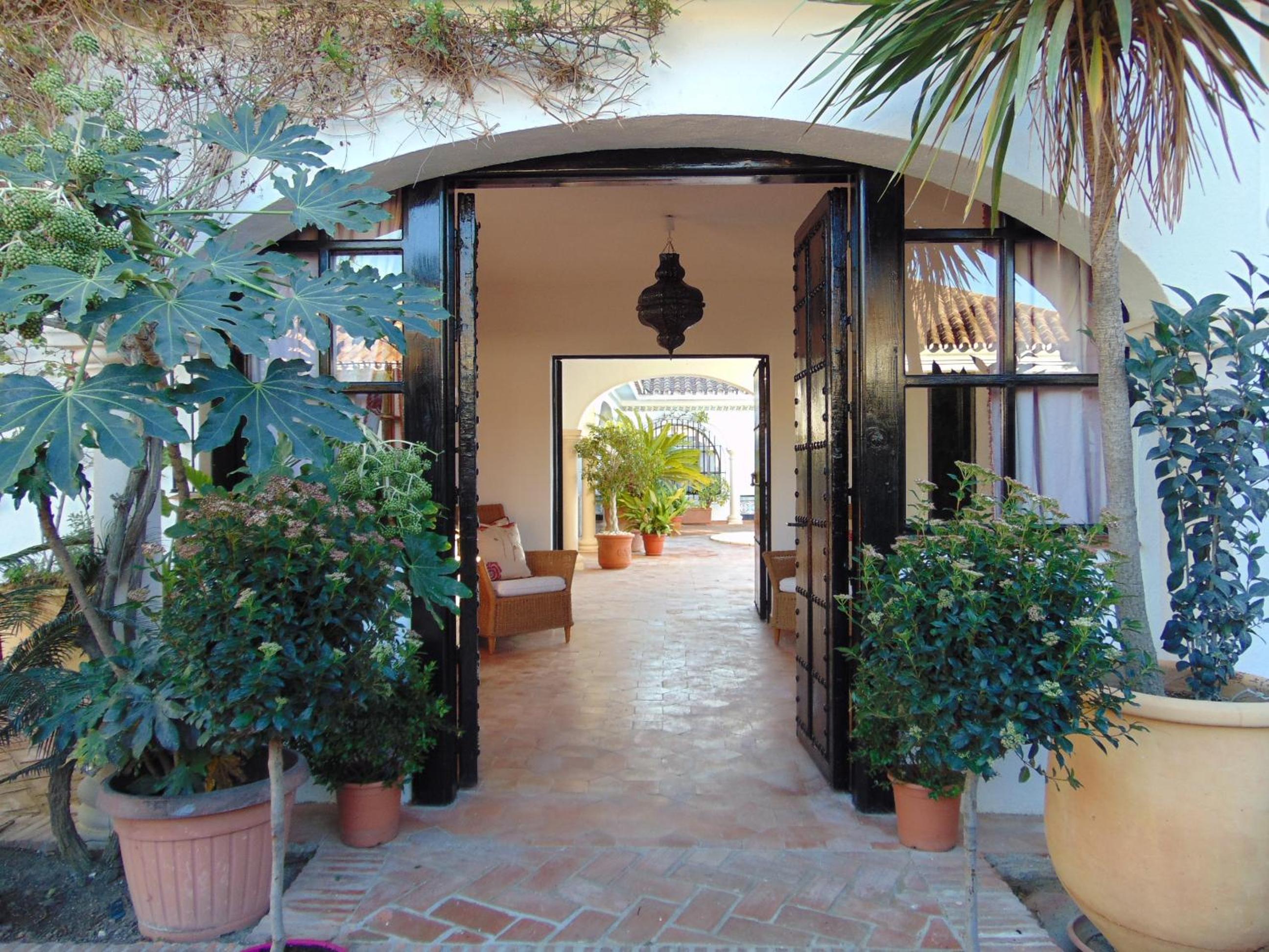 CASA MICHAEL - El Paraiso, Marbella photo 5