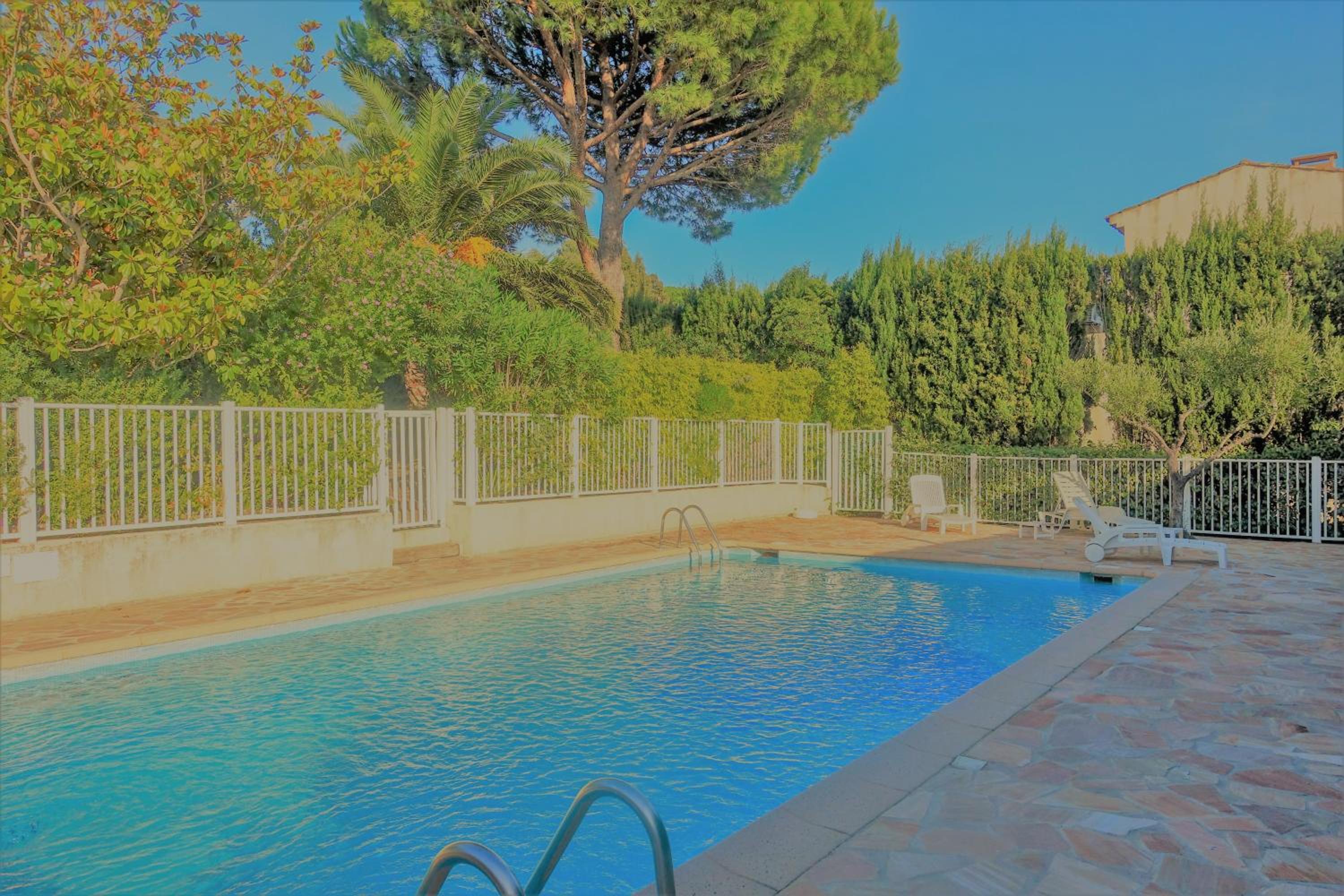 Maison Centre village St Tropez Avenue Foch view 2