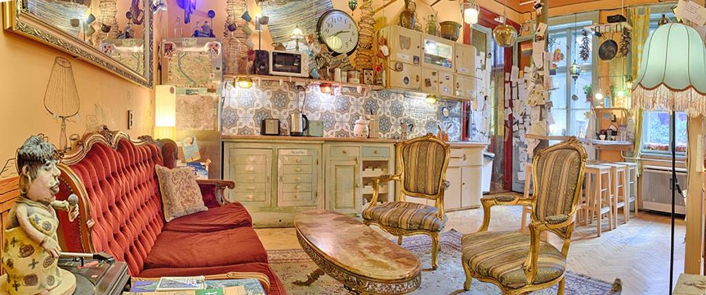 Lavender Circus Hostel, Doubles & Ensuites view 3