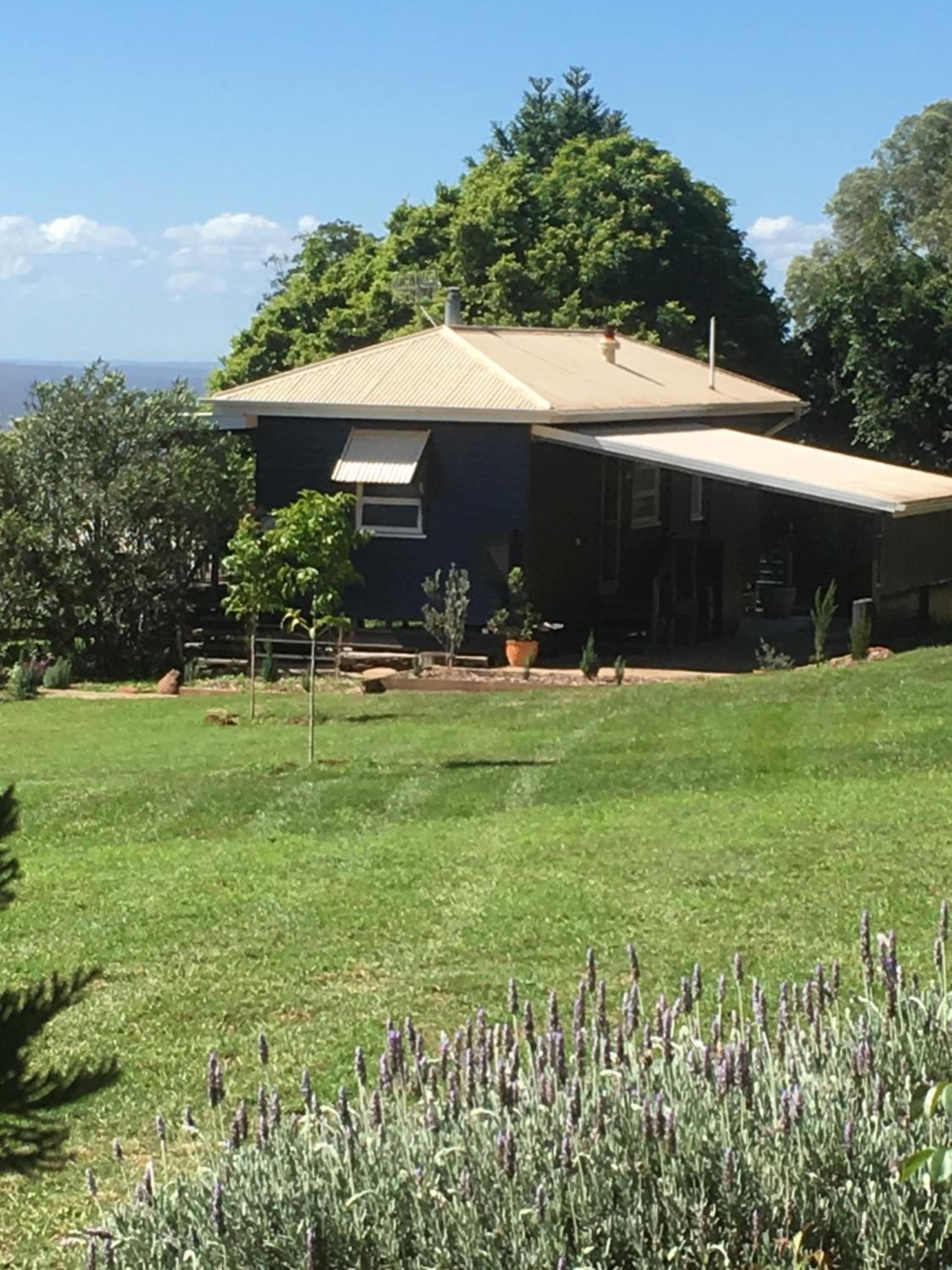 Hillview Cottages