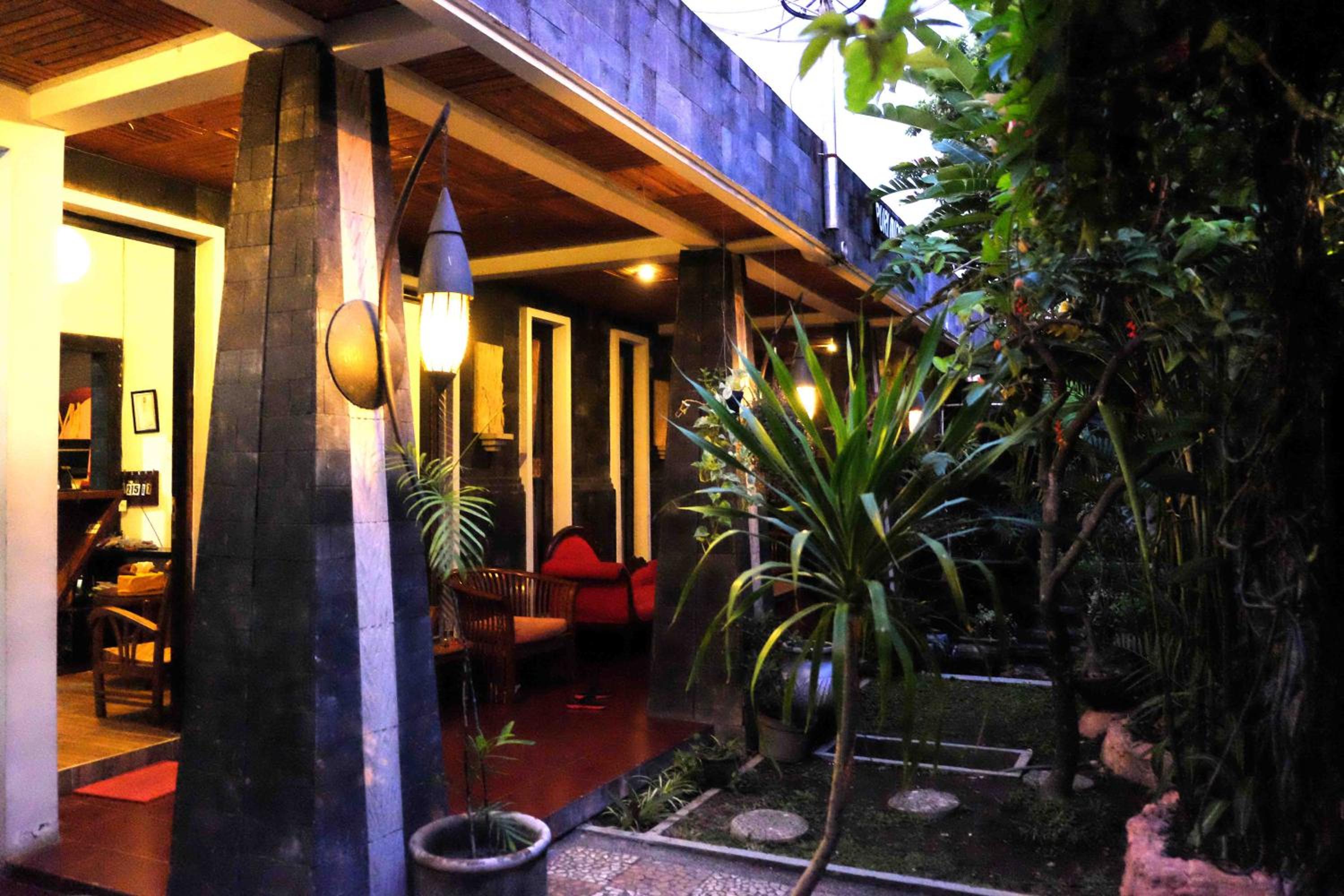Puri Minggiran Guest House view 3