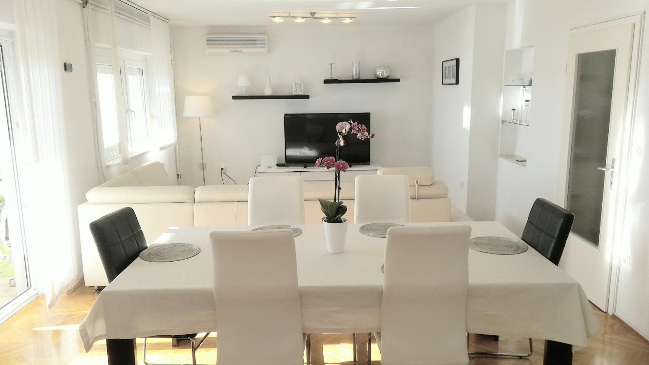Apartman Brankica view 2