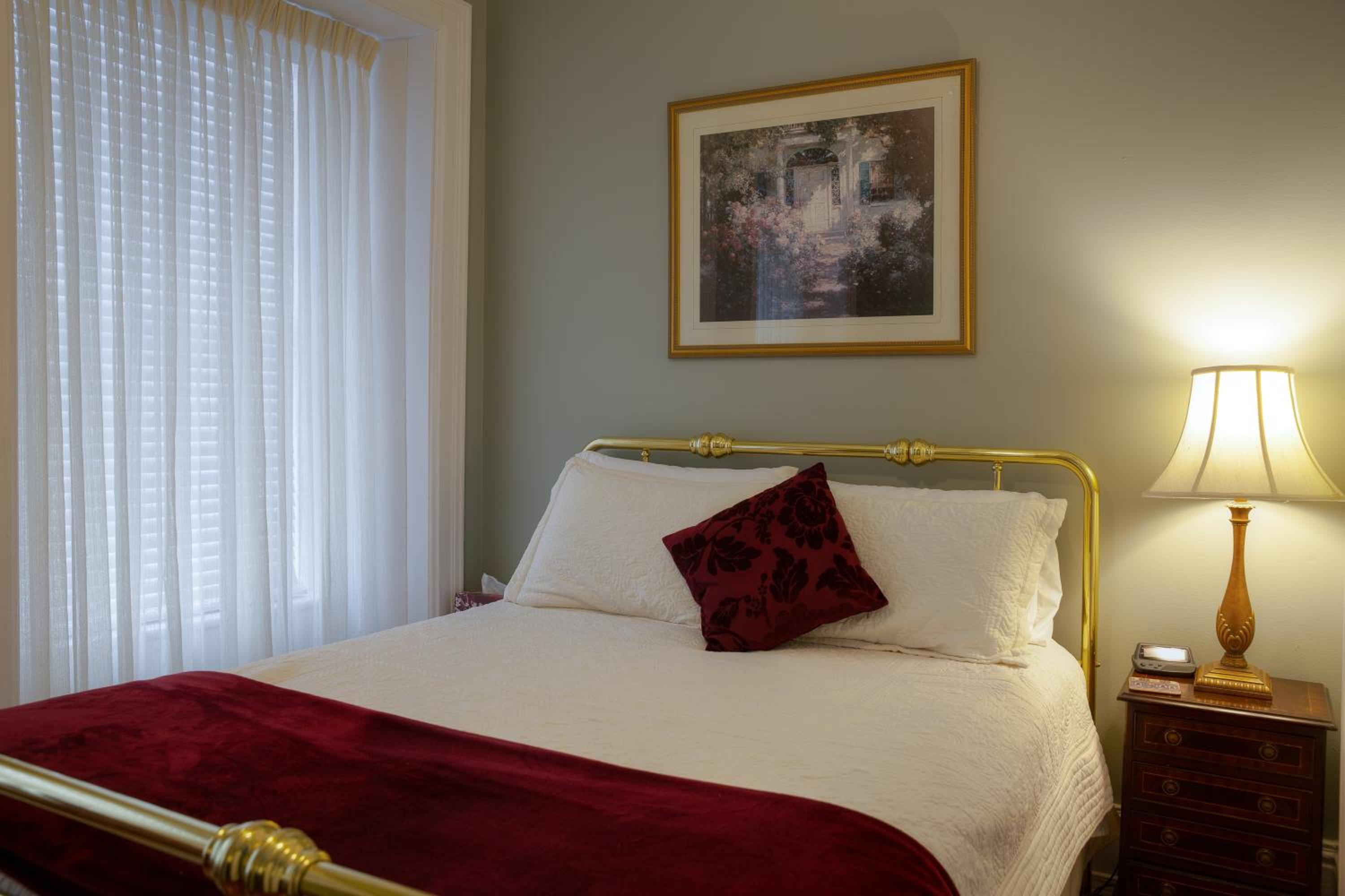 Brockville Vacations - Sir Isaac Brock BB Luxury Suites - Property Image 24
