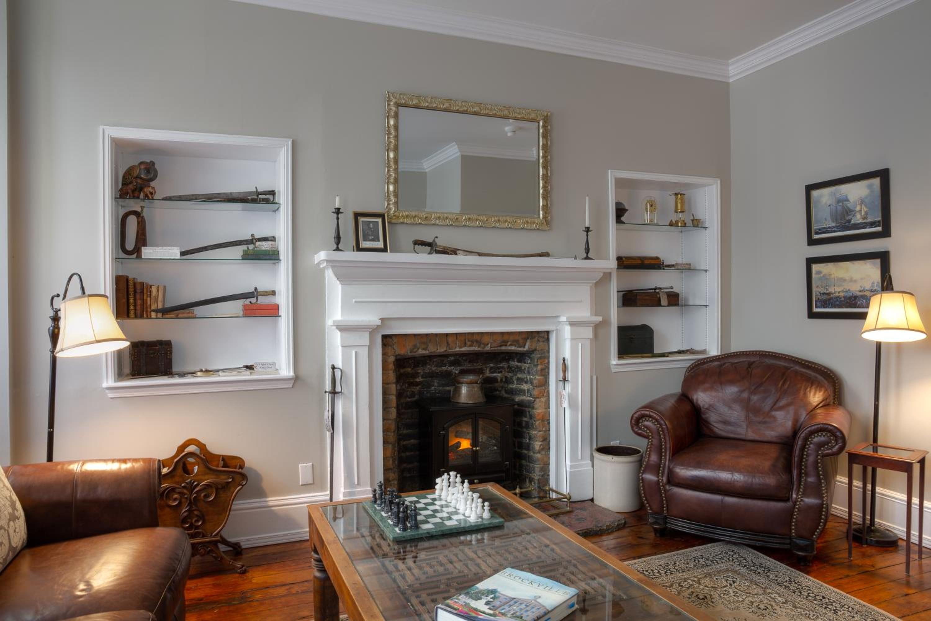 Brockville Vacations - Sir Isaac Brock BB Luxury Suites - Property Image 41