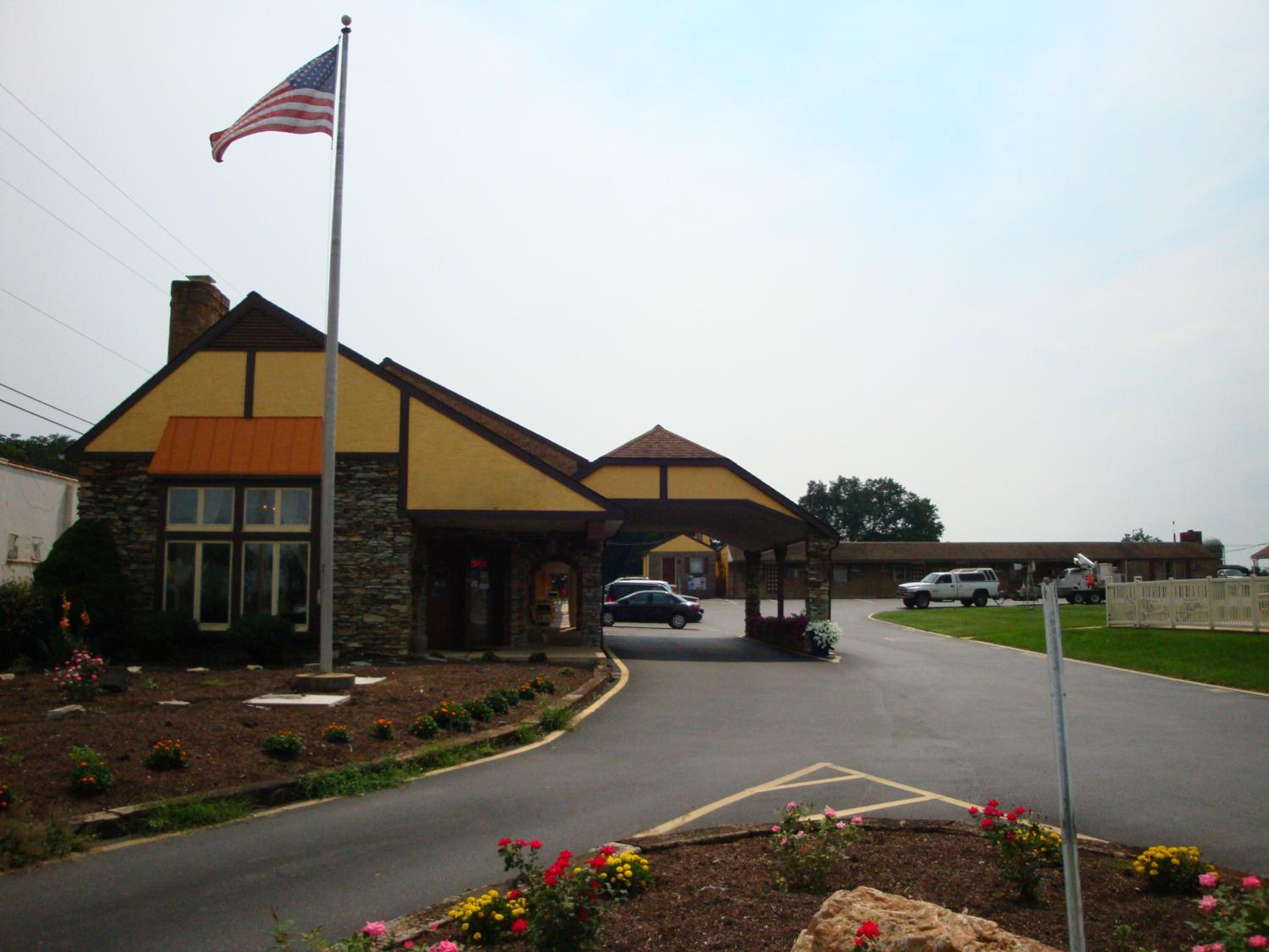 Soudersburg Inn & Suites Lancaster view 5