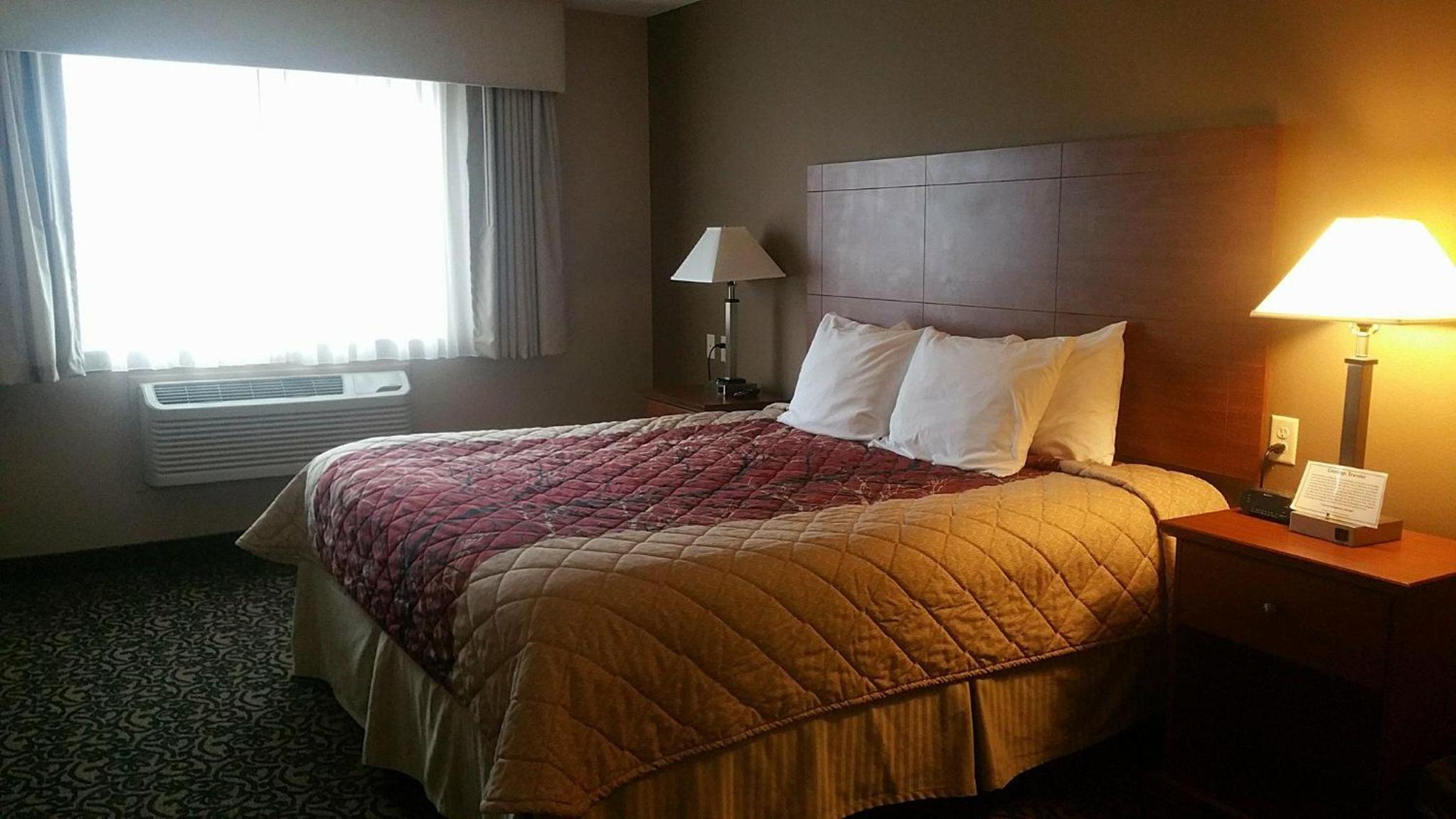 Canby Inn and Suites