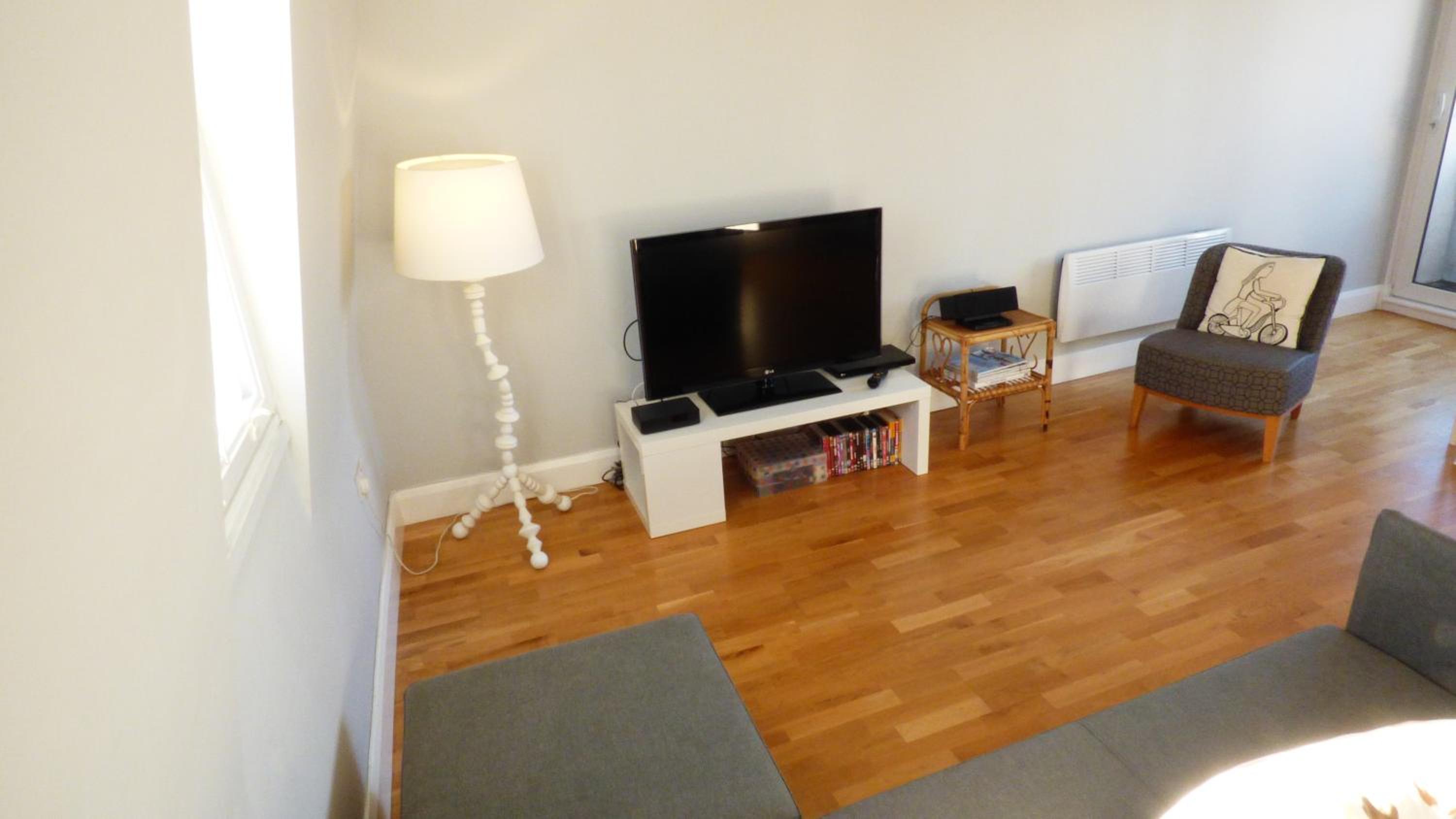Trendy 2 Bedroom apartment in vibrant Shoreditch, central London zone 1 free WiFi - sleeps 4+2