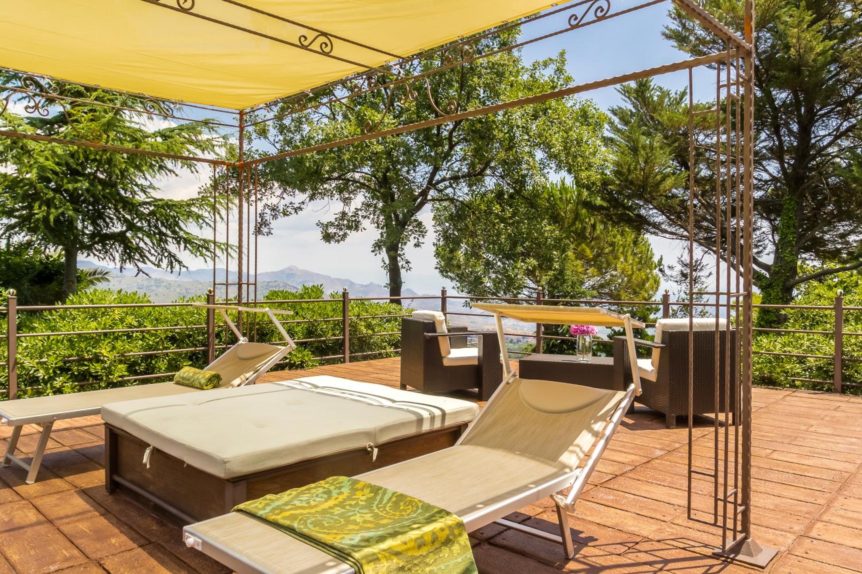 Villa Scozilia view 3