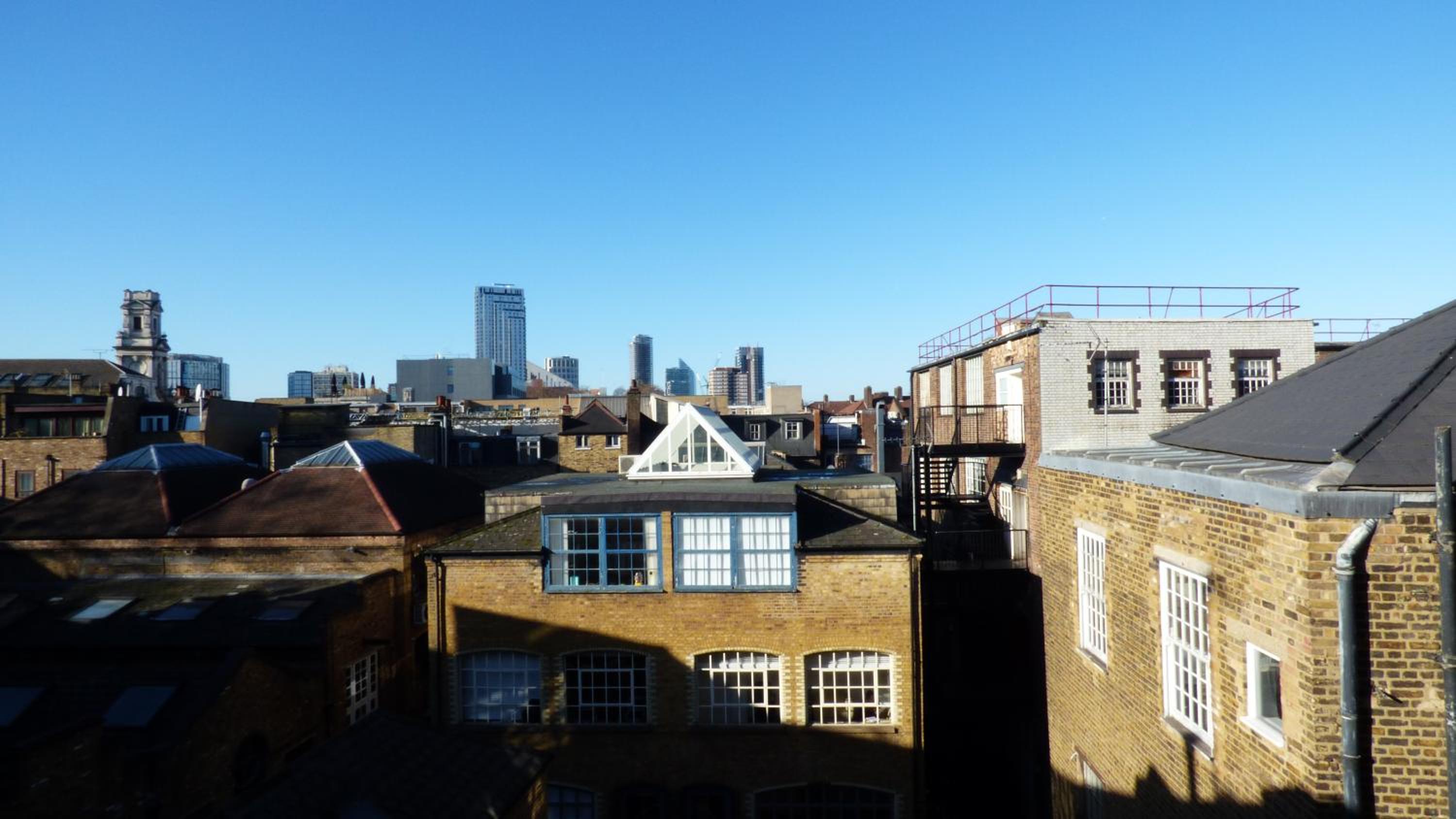 Trendy 2 Bedroom apartment in vibrant Shoreditch, central London zone 1 free WiFi - sleeps 4+2