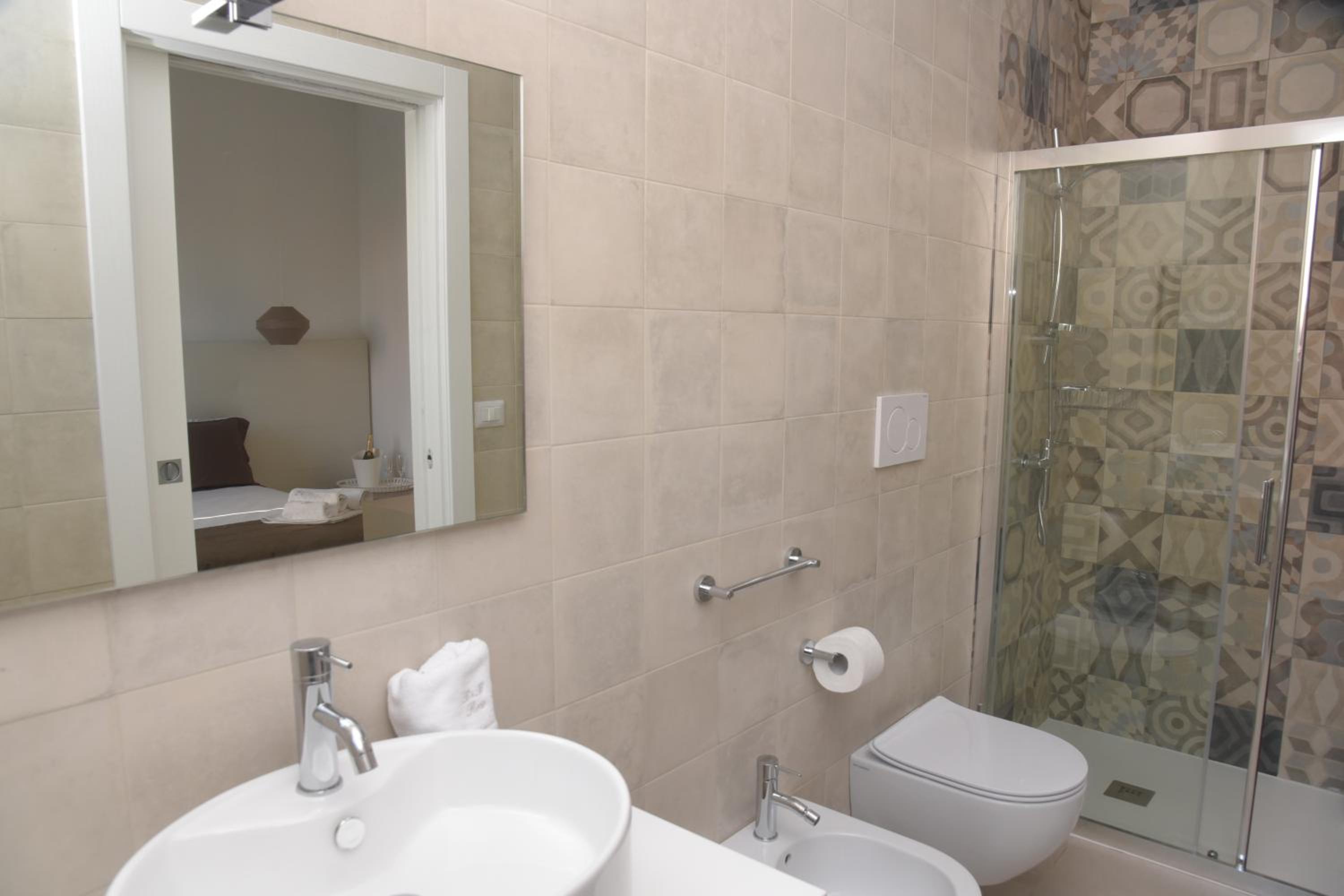 B&B Rose view 5