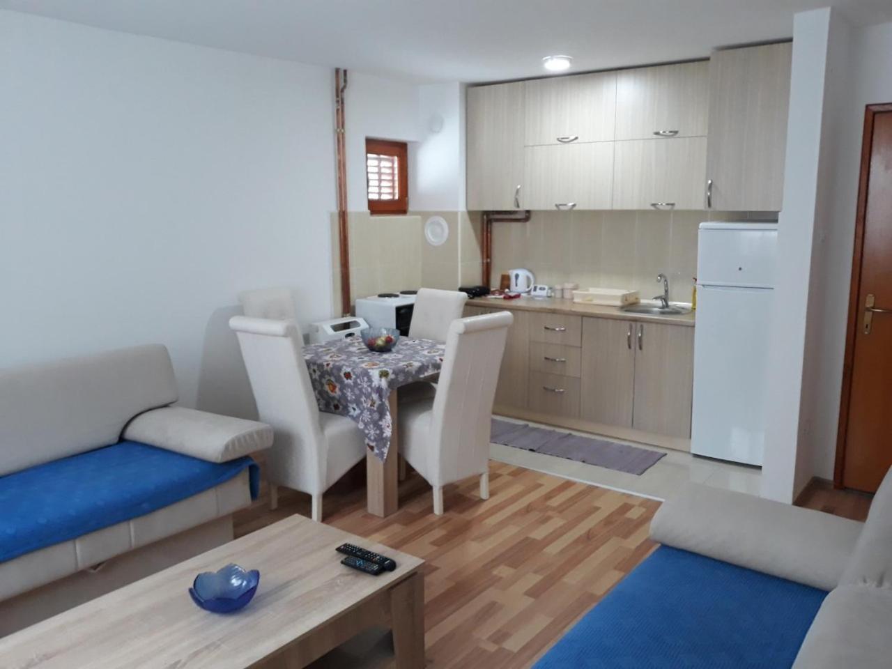 Apartmani Nikolic view 5