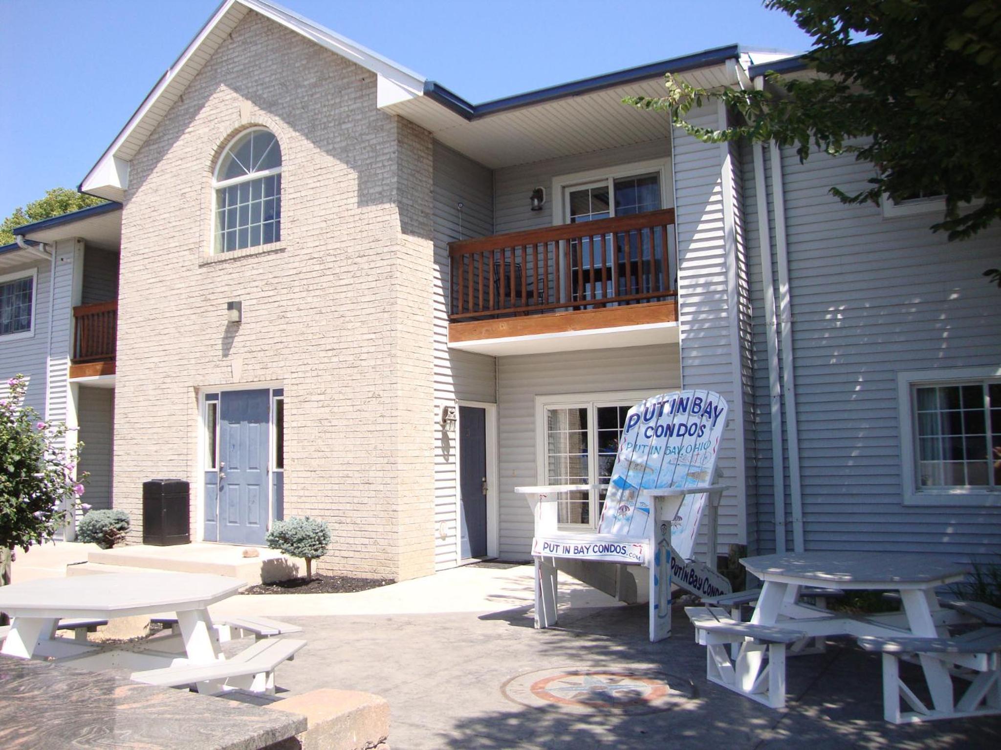 Put-in-Bay Poolview Condo #7 view 2