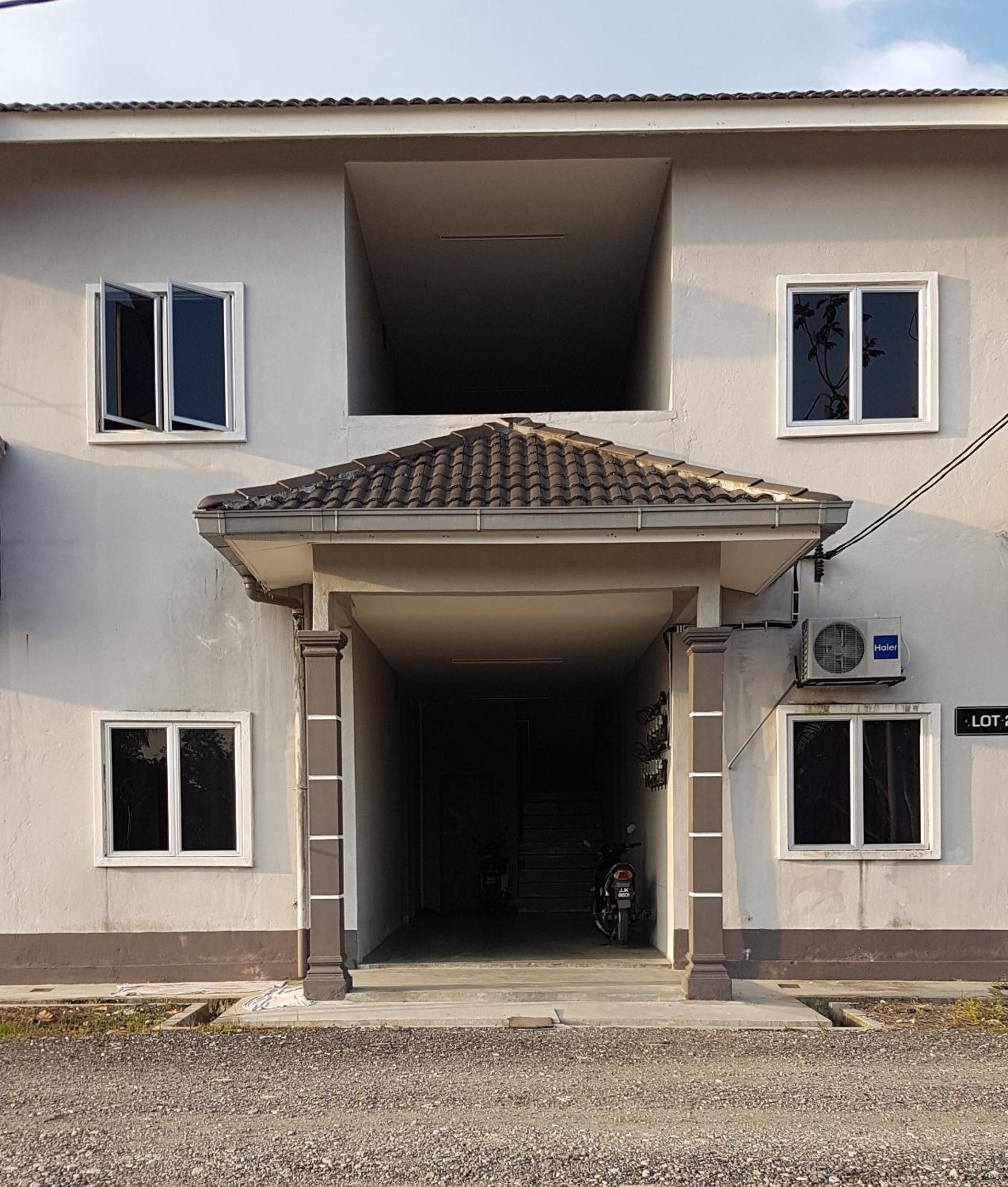 Photo 10