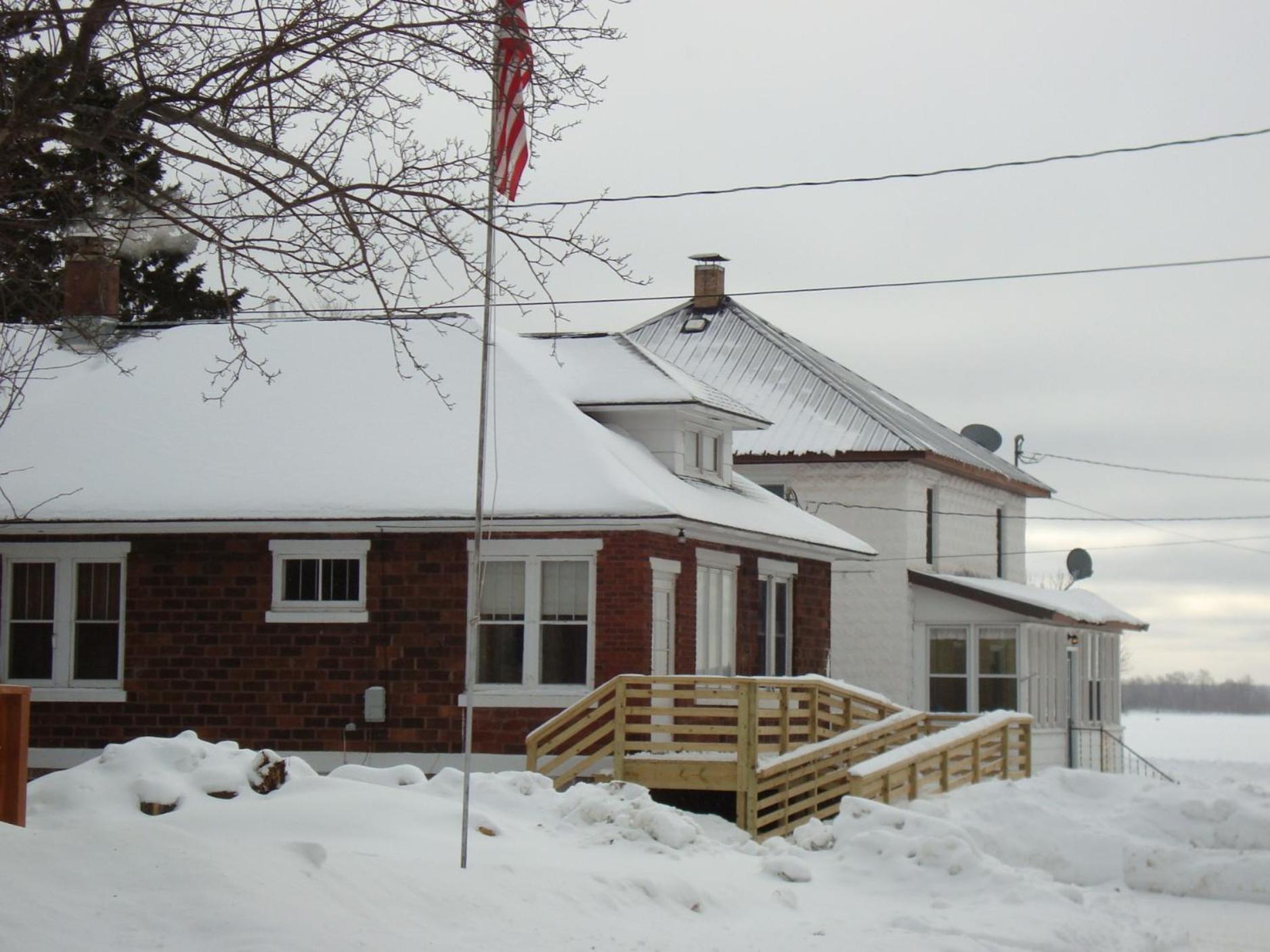 Active Lakeview Escape
