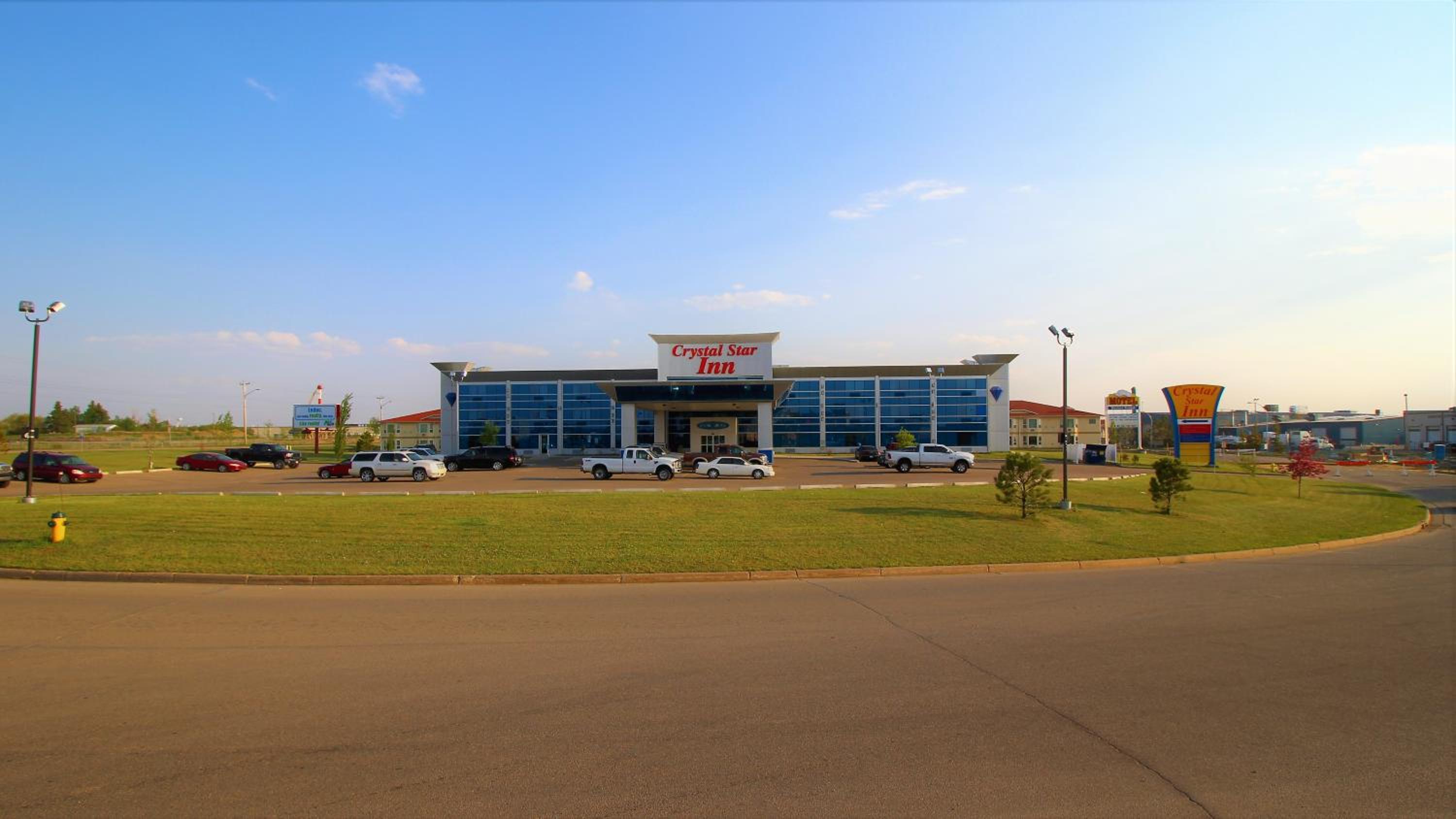 Leduc Vacations - Crystal Star Inn Edmonton Airport with free shuttle to and from Airport - Property Image 6