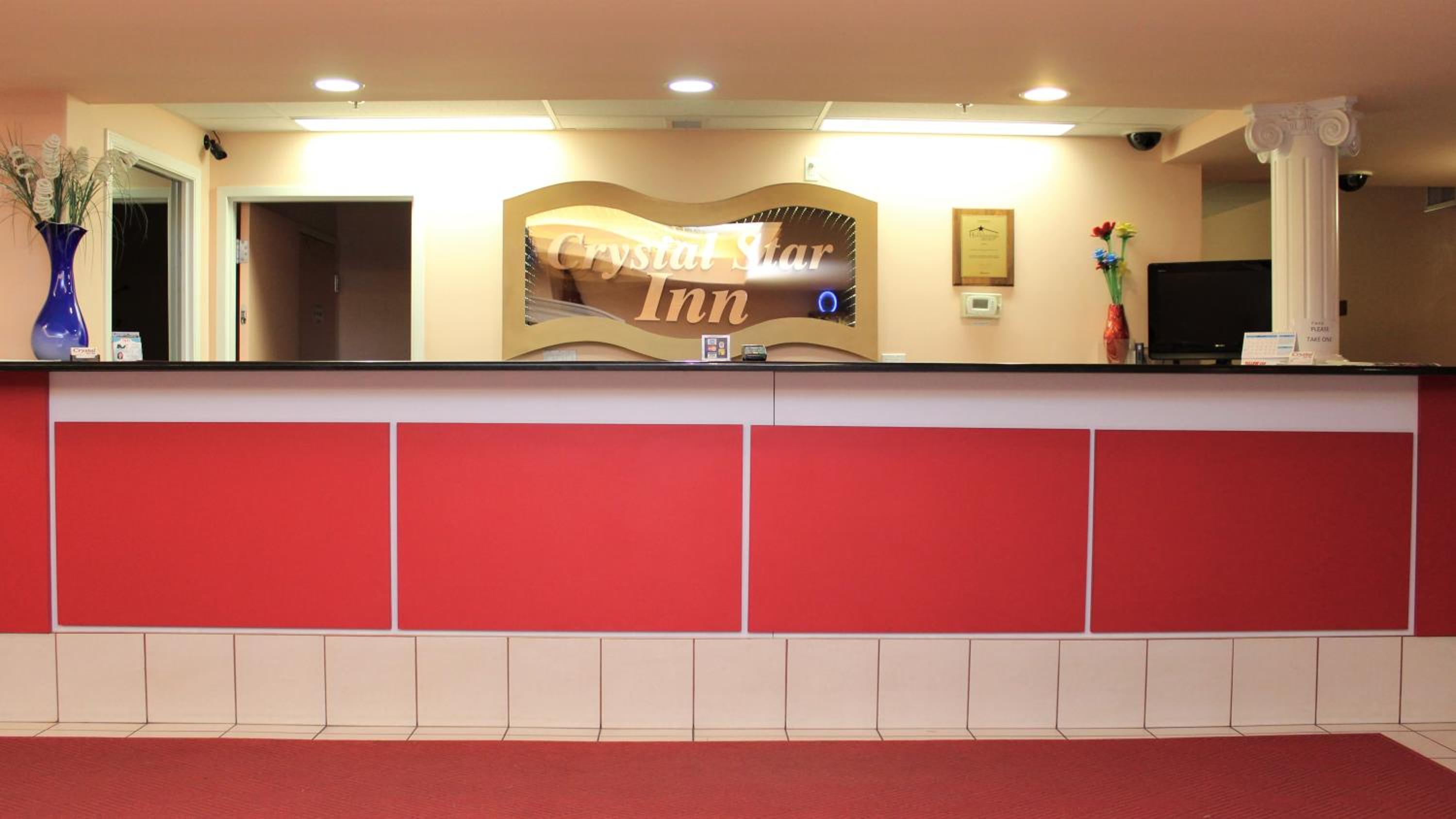 Leduc Vacations - Crystal Star Inn Edmonton Airport with free shuttle to and from Airport - Property Image 1