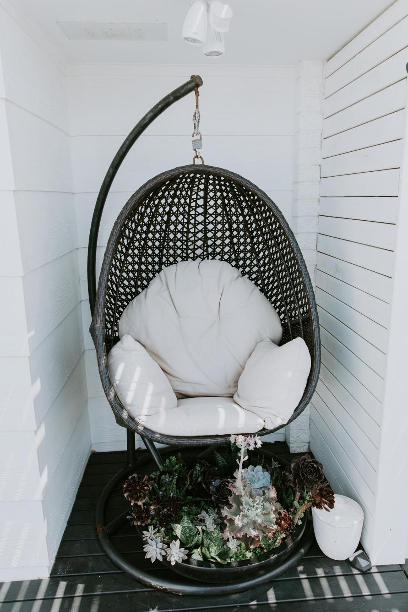 White Beach Cottage