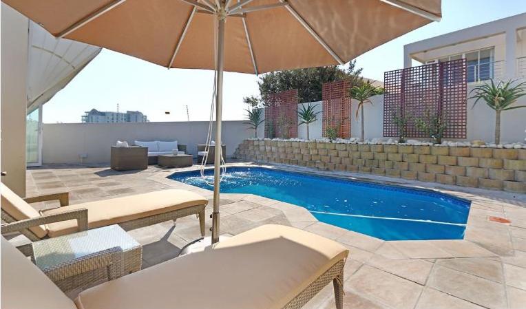 Bayview 30 by HostAgents