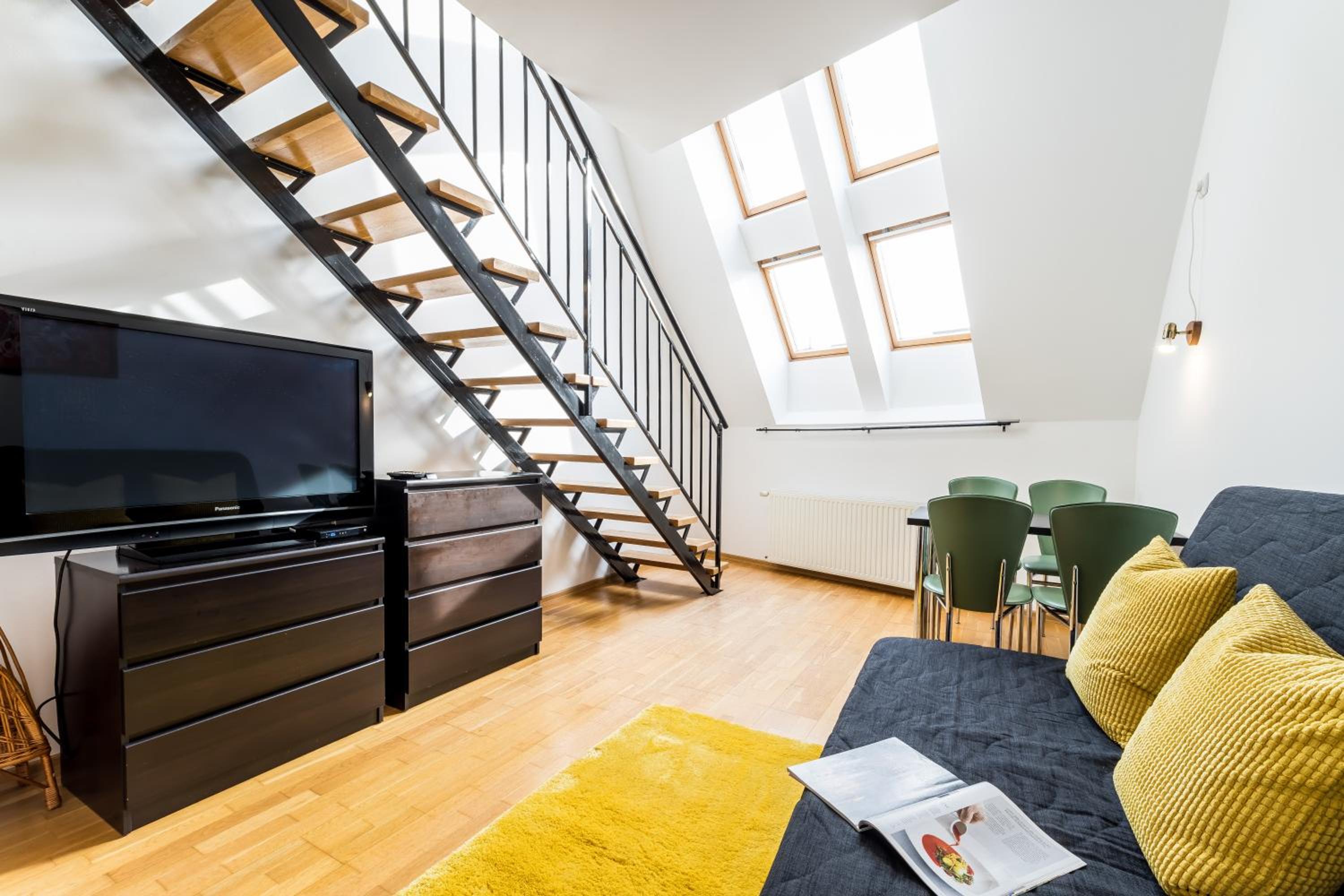 BpR SOHO Boutique Home with AC view 2