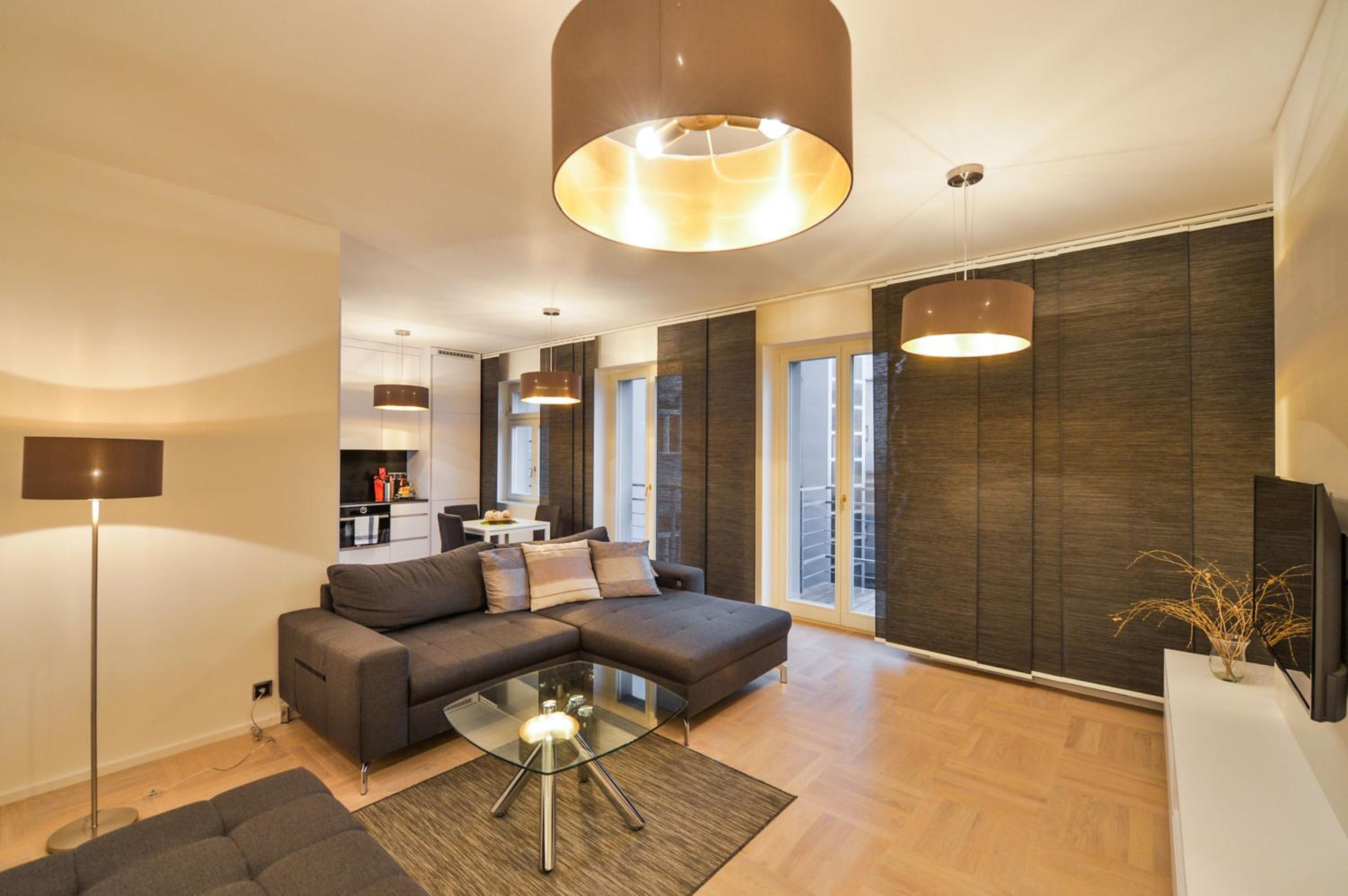 Modern Apt with portable AC and Cozy Terrace