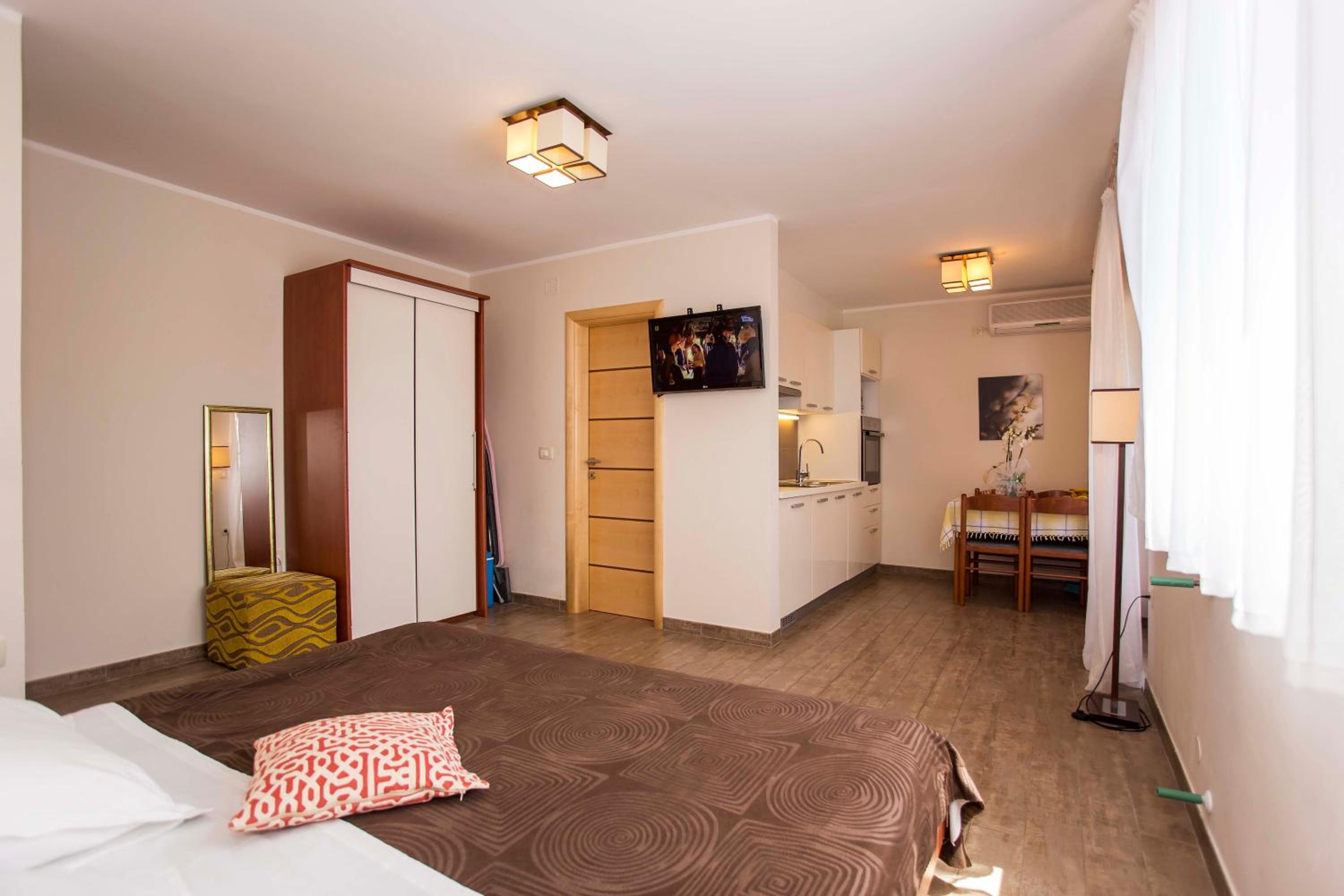 Apartments Romano