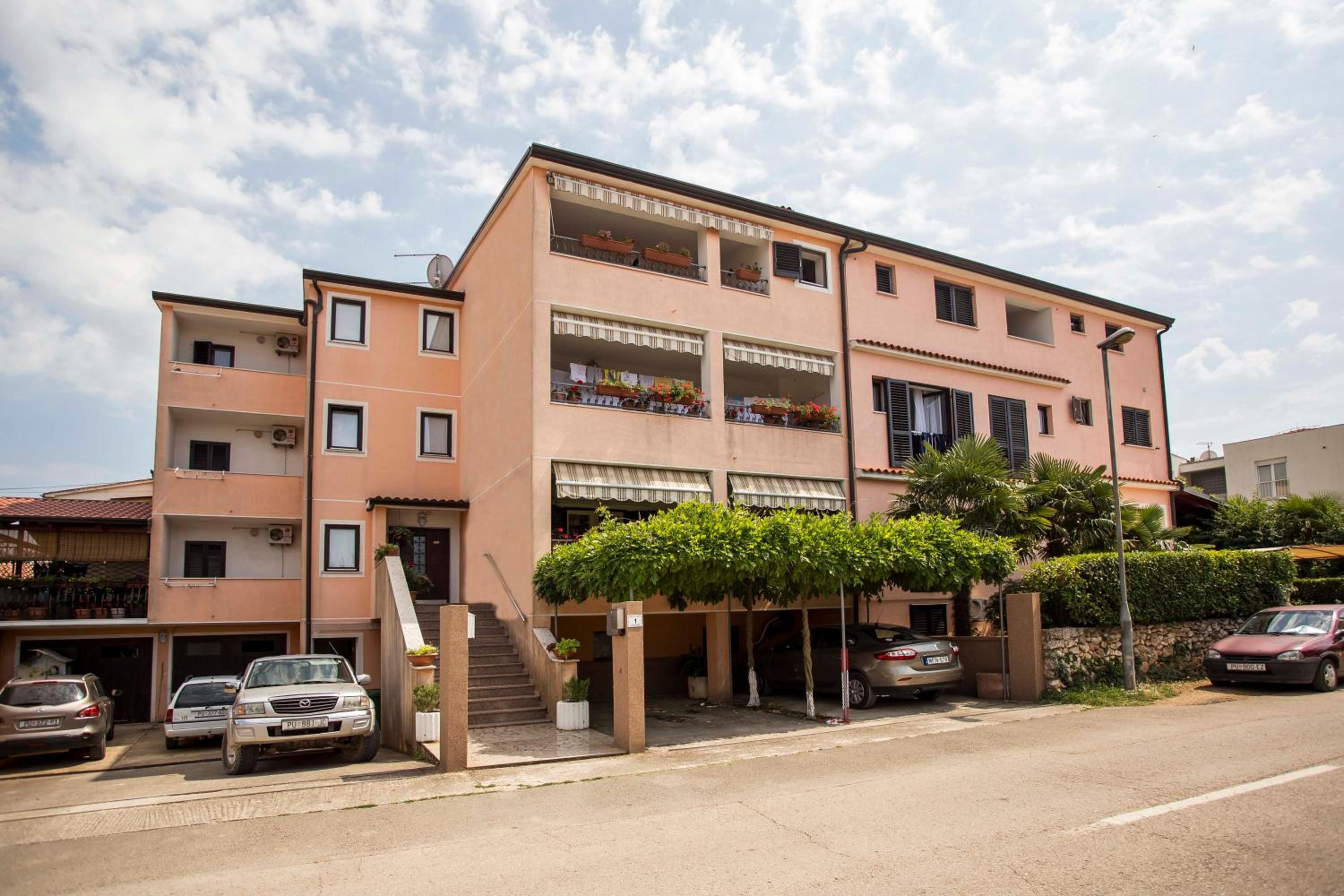 Apartments Romano