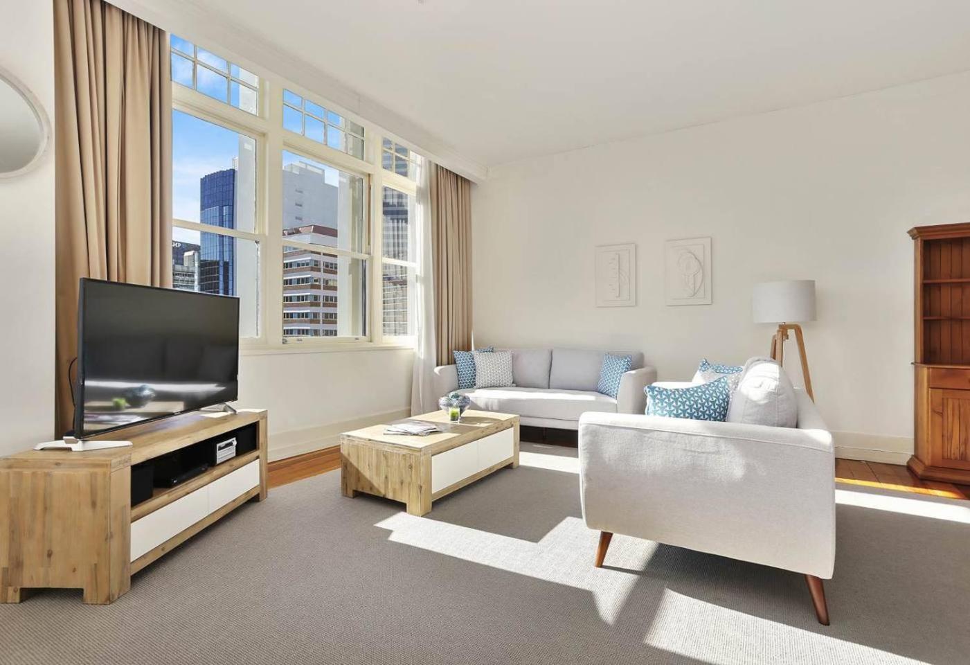 Beautiful and Spacious 1BR in CBD by Zodiak Stays view 4