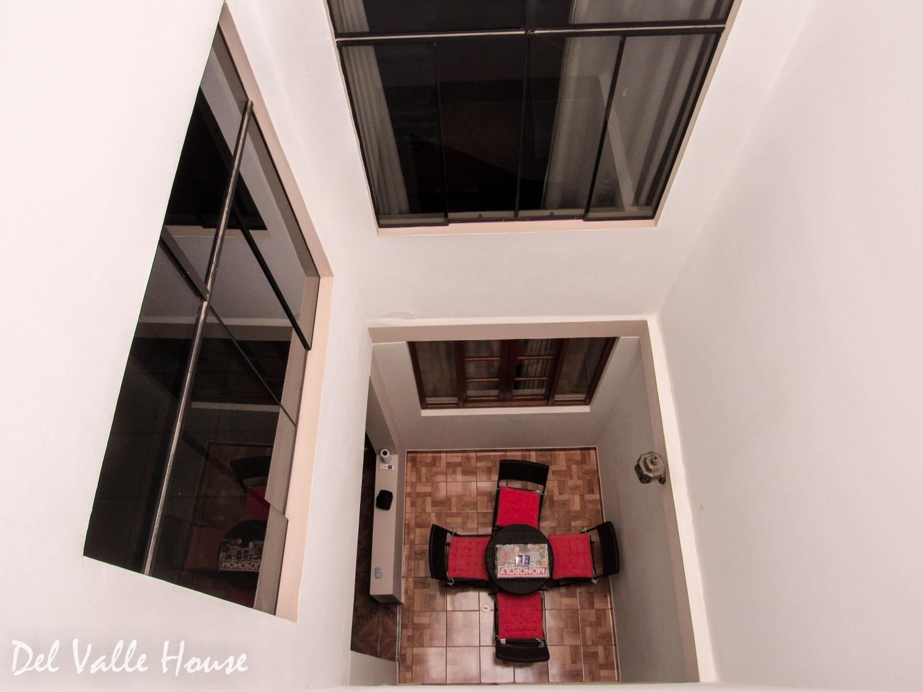 Del Valle House