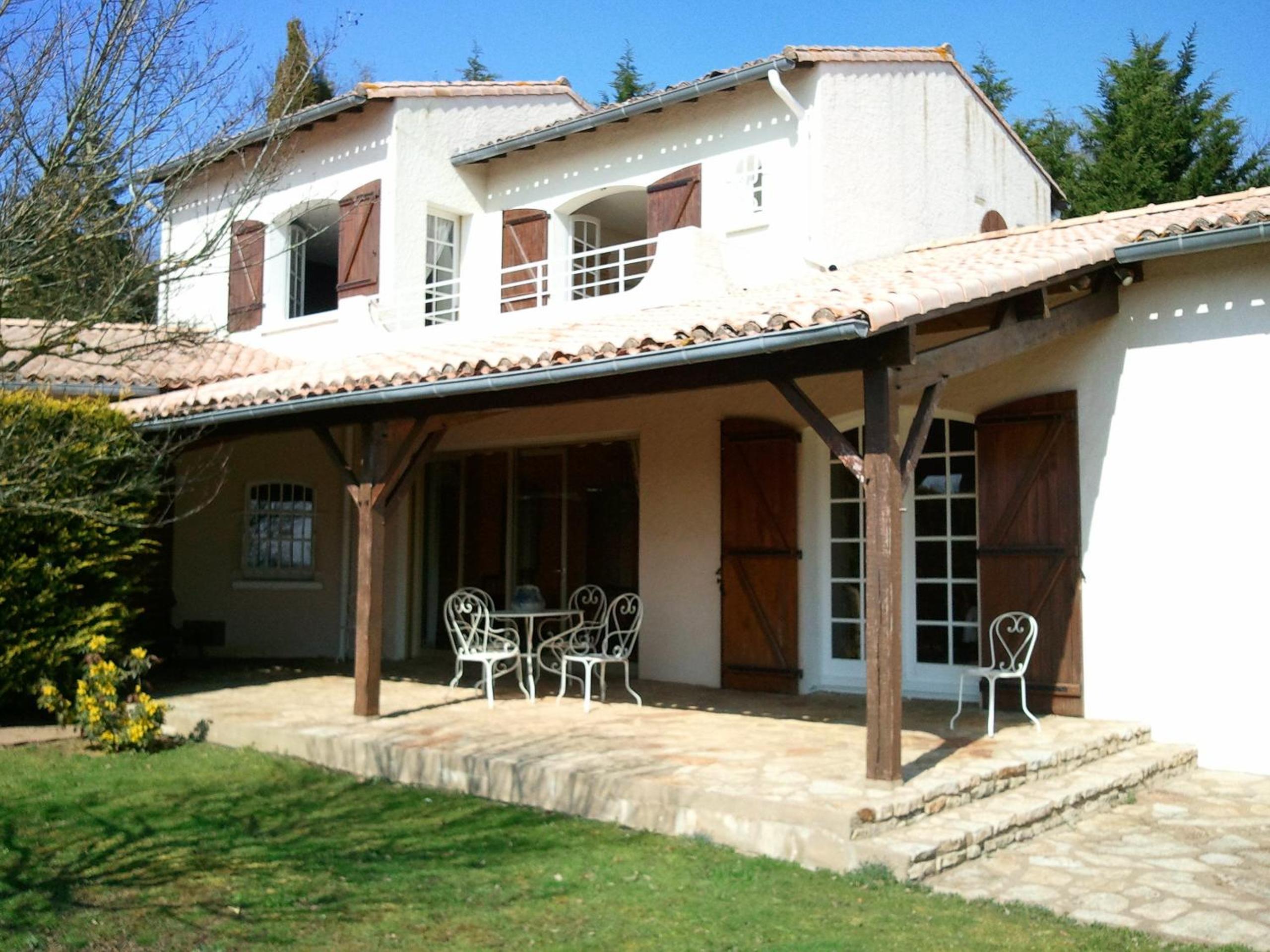 Mas du Trezon view 4