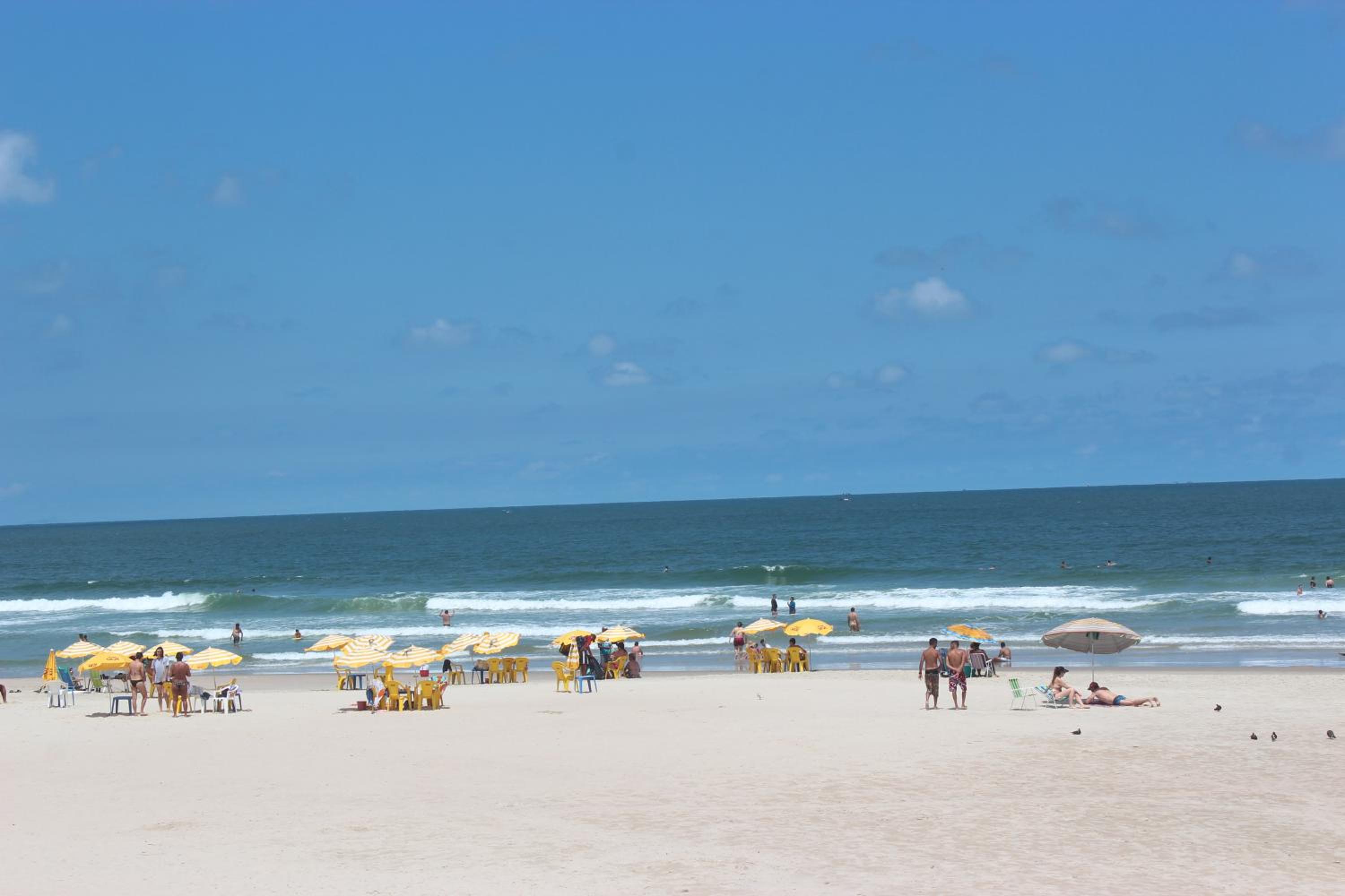 QUARTOS Praia do Tombo Guarujá