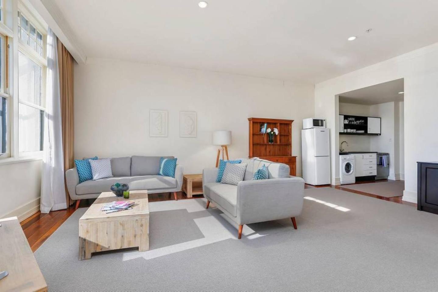 Beautiful and Spacious 1BR in CBD by Zodiak Stays view 3