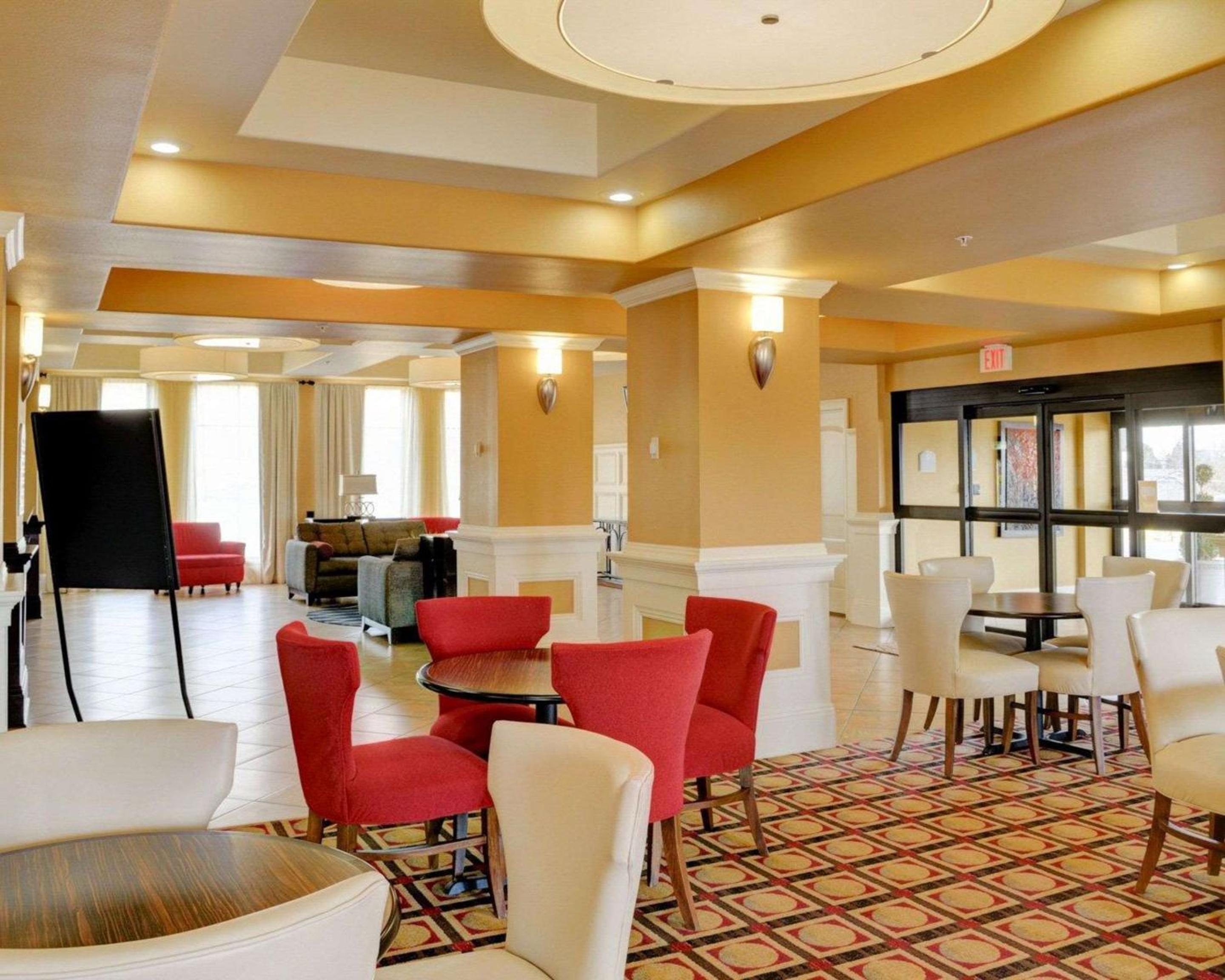 Fort Smith Vacations - Comfort Inn  Suites Fort Smith I-540 - Property Image 12