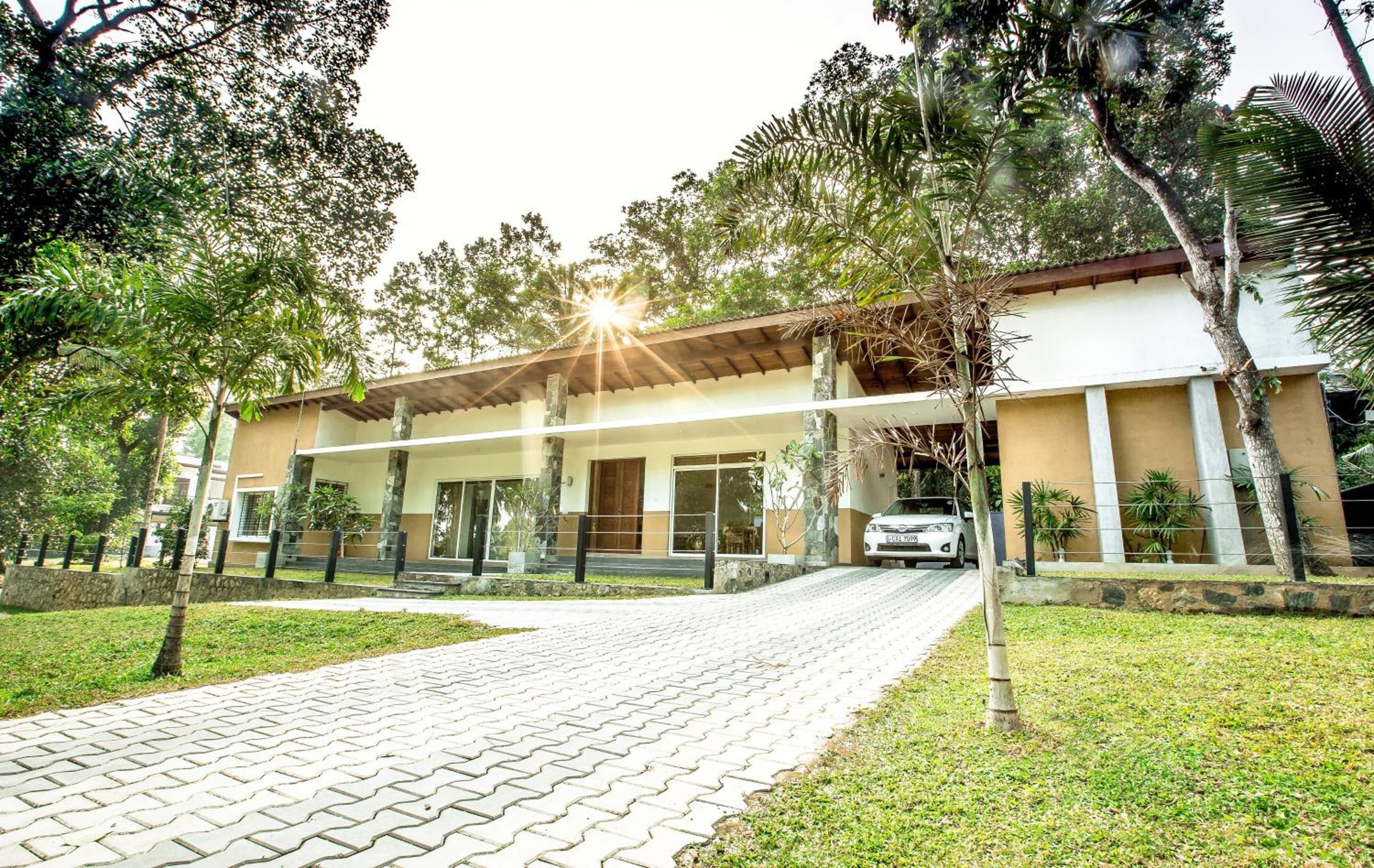Temple Pond Villa Colombo view 3