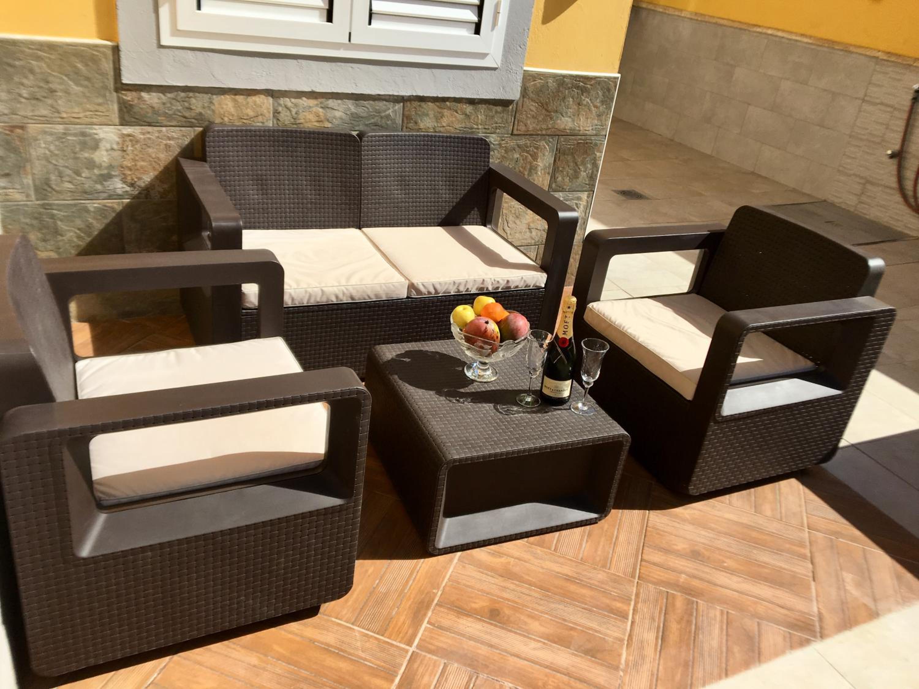 The Safe Point Suites Castillo view 4