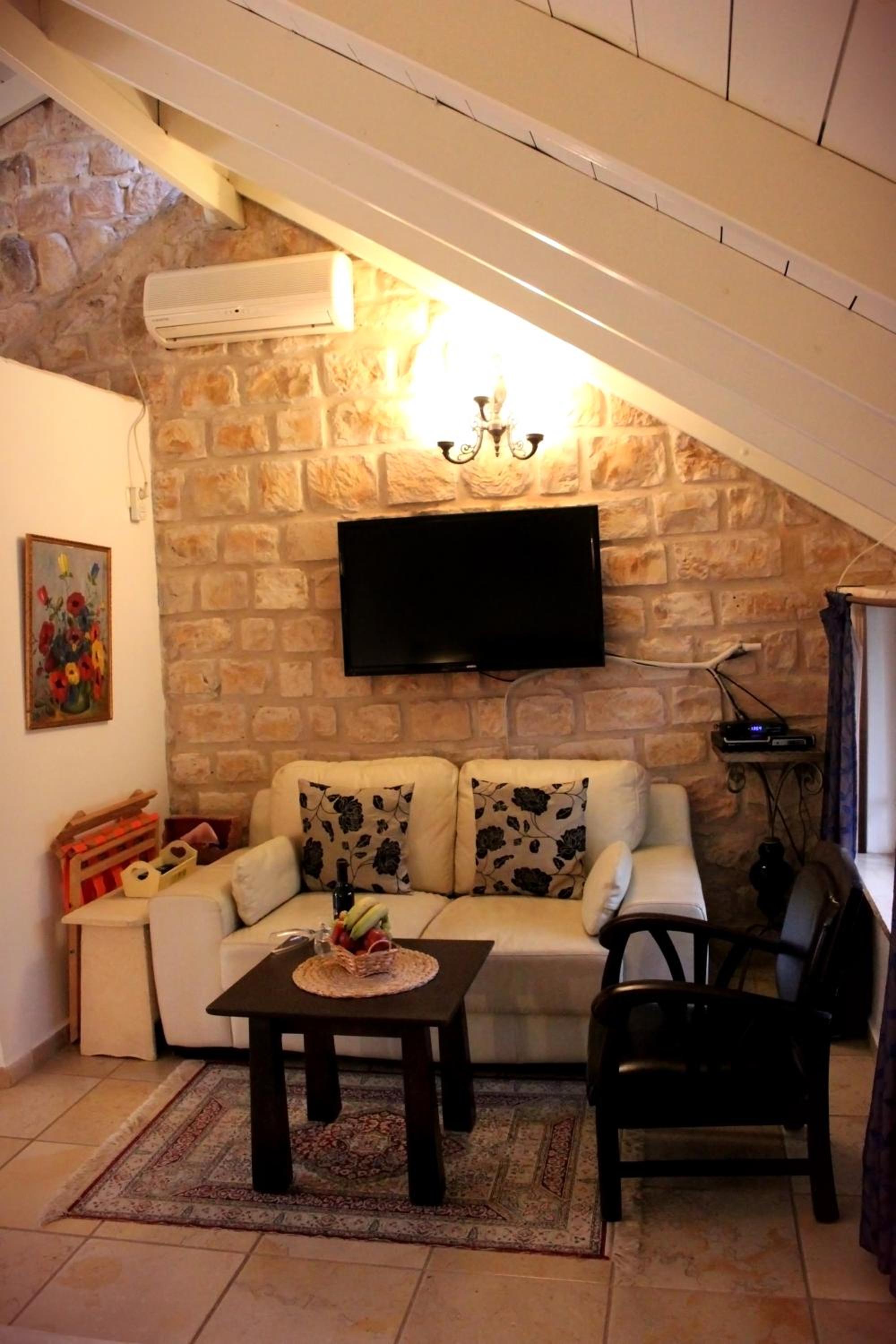 Pina Balev Inn