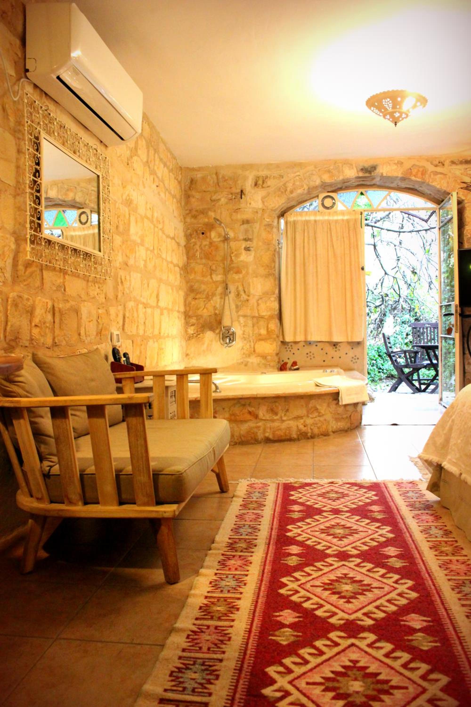 Pina Balev Inn