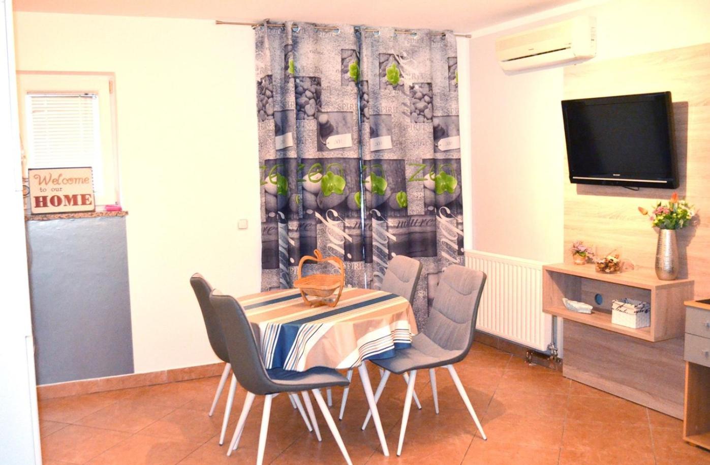 Apartments Krajačić