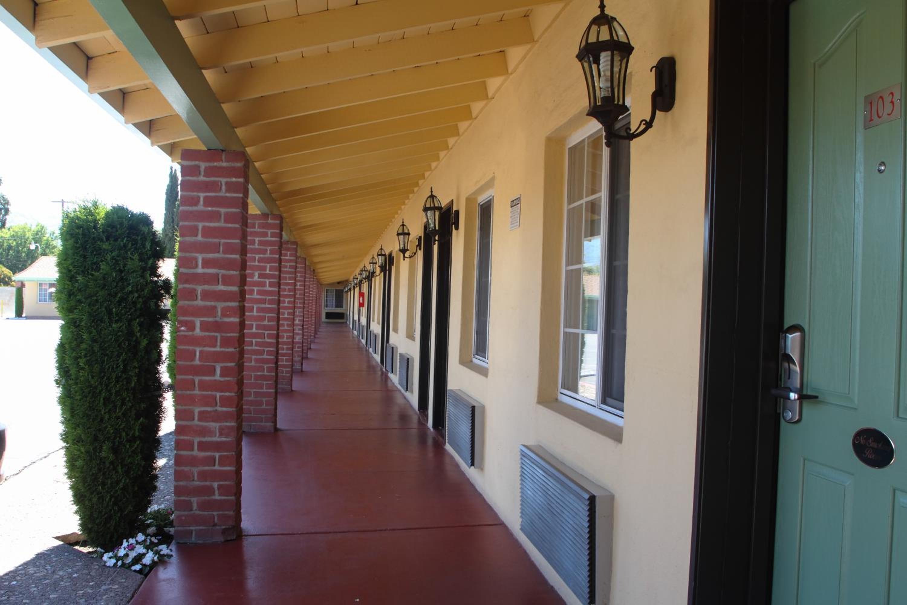 King's Rest Motel view 2