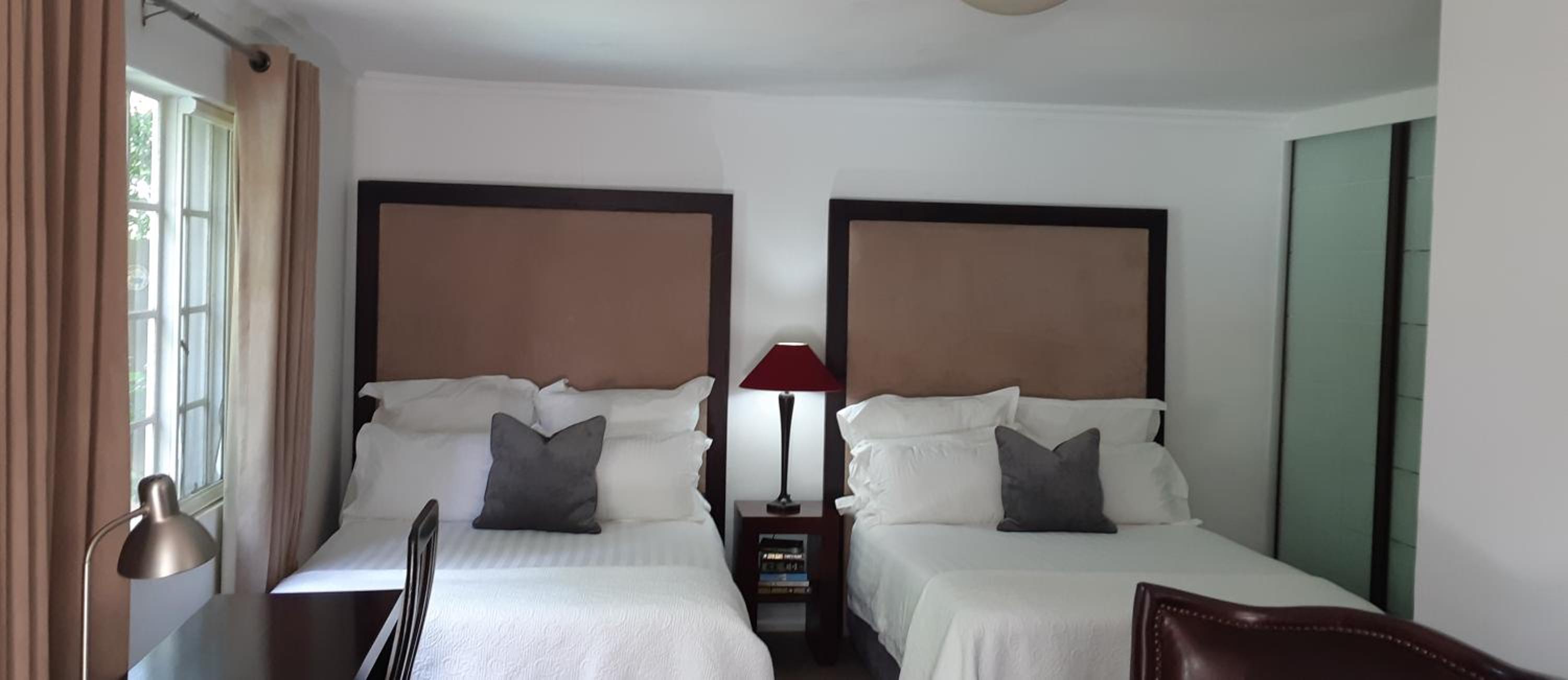 Rosebank Lodge Guesthouse by Claires