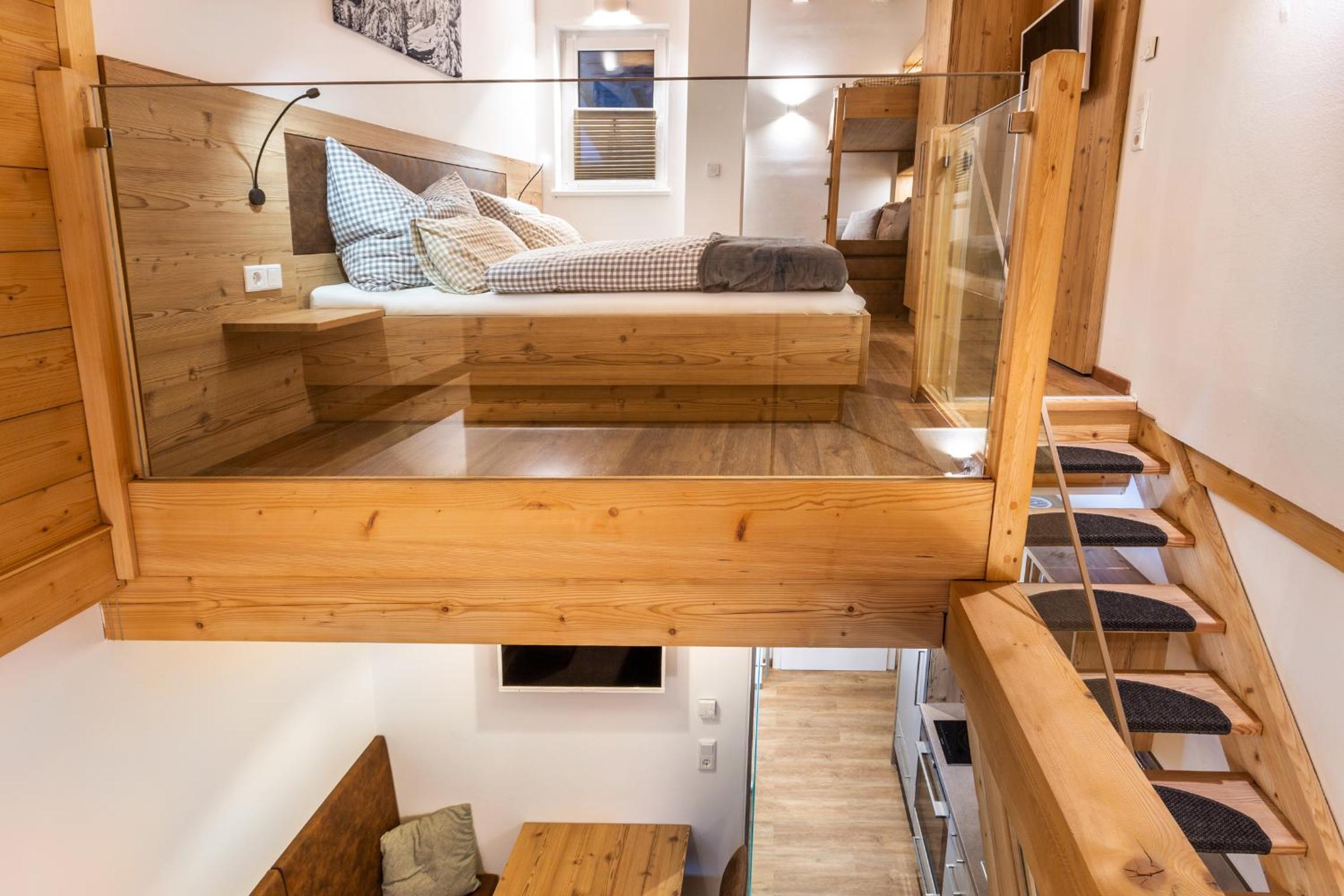 Apartment 5 Peaks