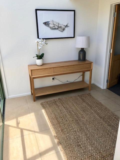 The Gold Rise - Sleeps 8 - Garden - Lake Views view 4