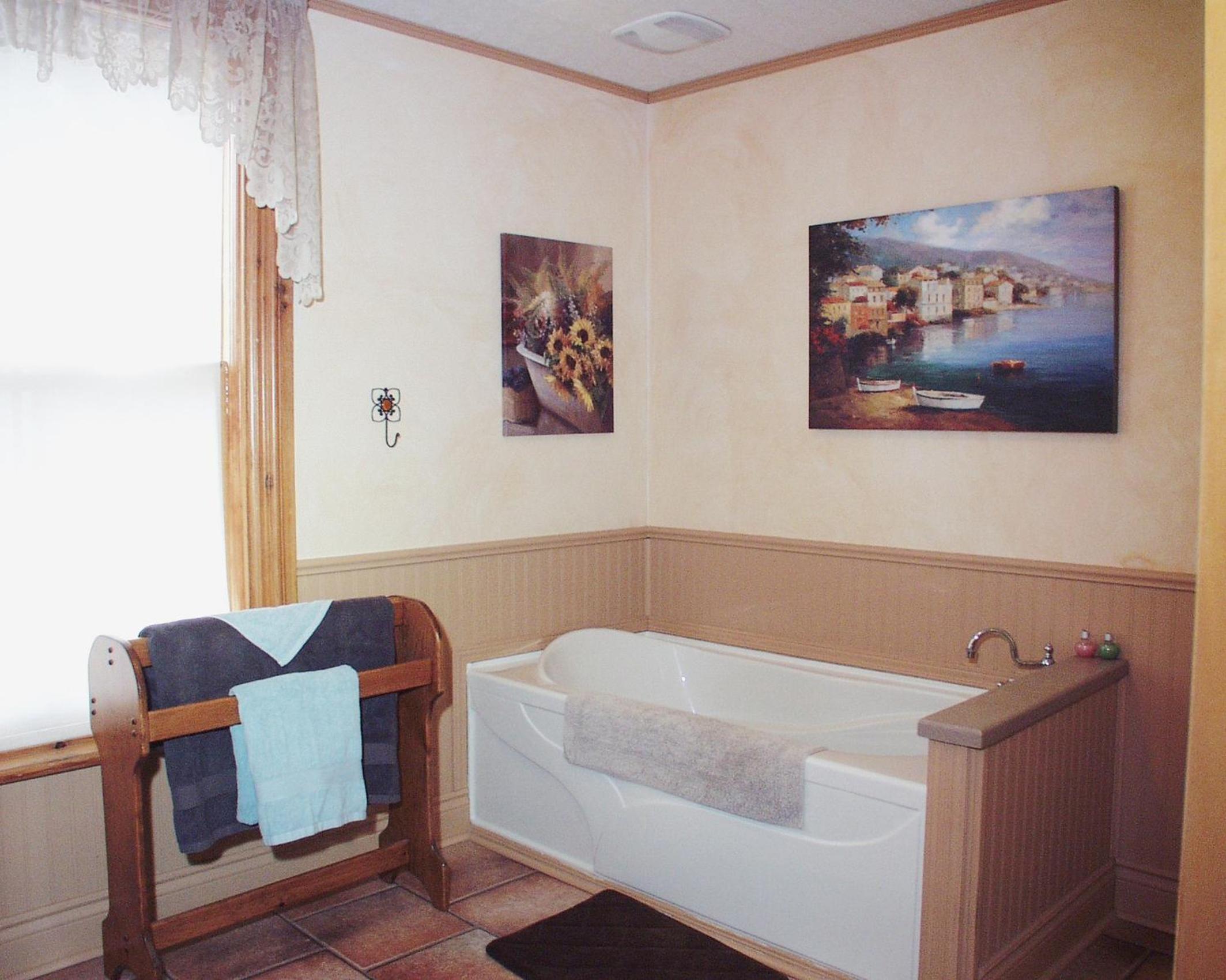 Gananoque Vacations - West Gate Bed and Breakfast - Property Image 11