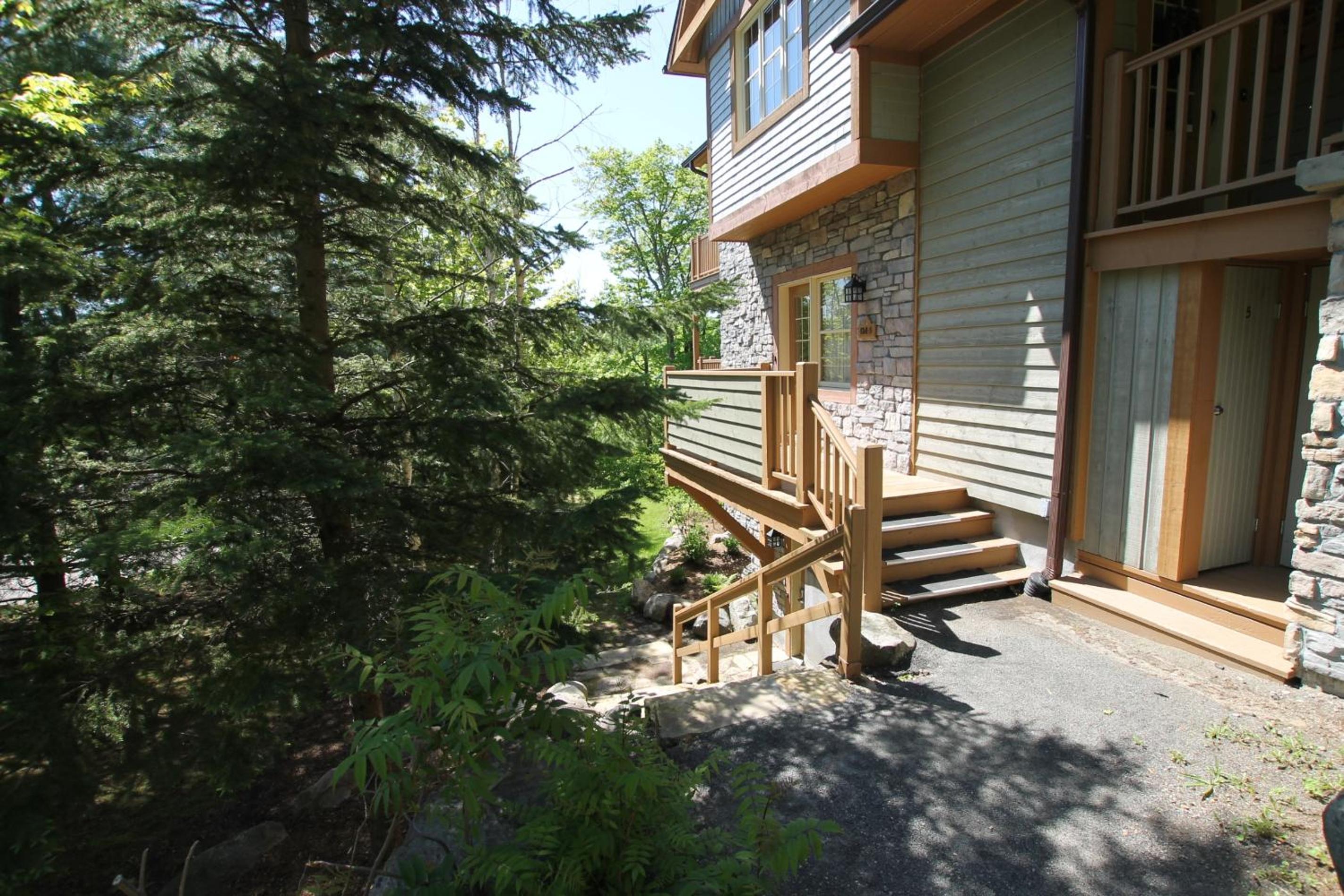 Les Falaises by Rendez-Vous Mont-Tremblant - Image 2