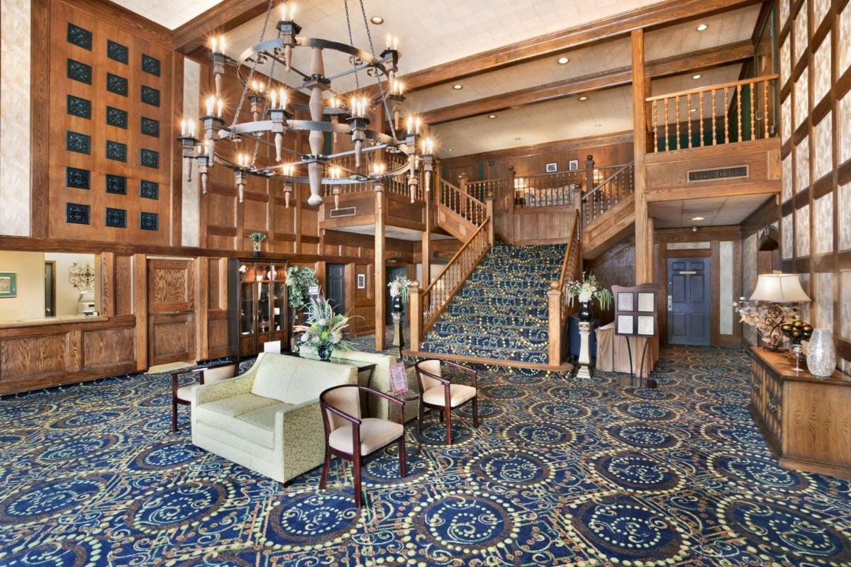 Ramada by Wyndham Washington - Image 2