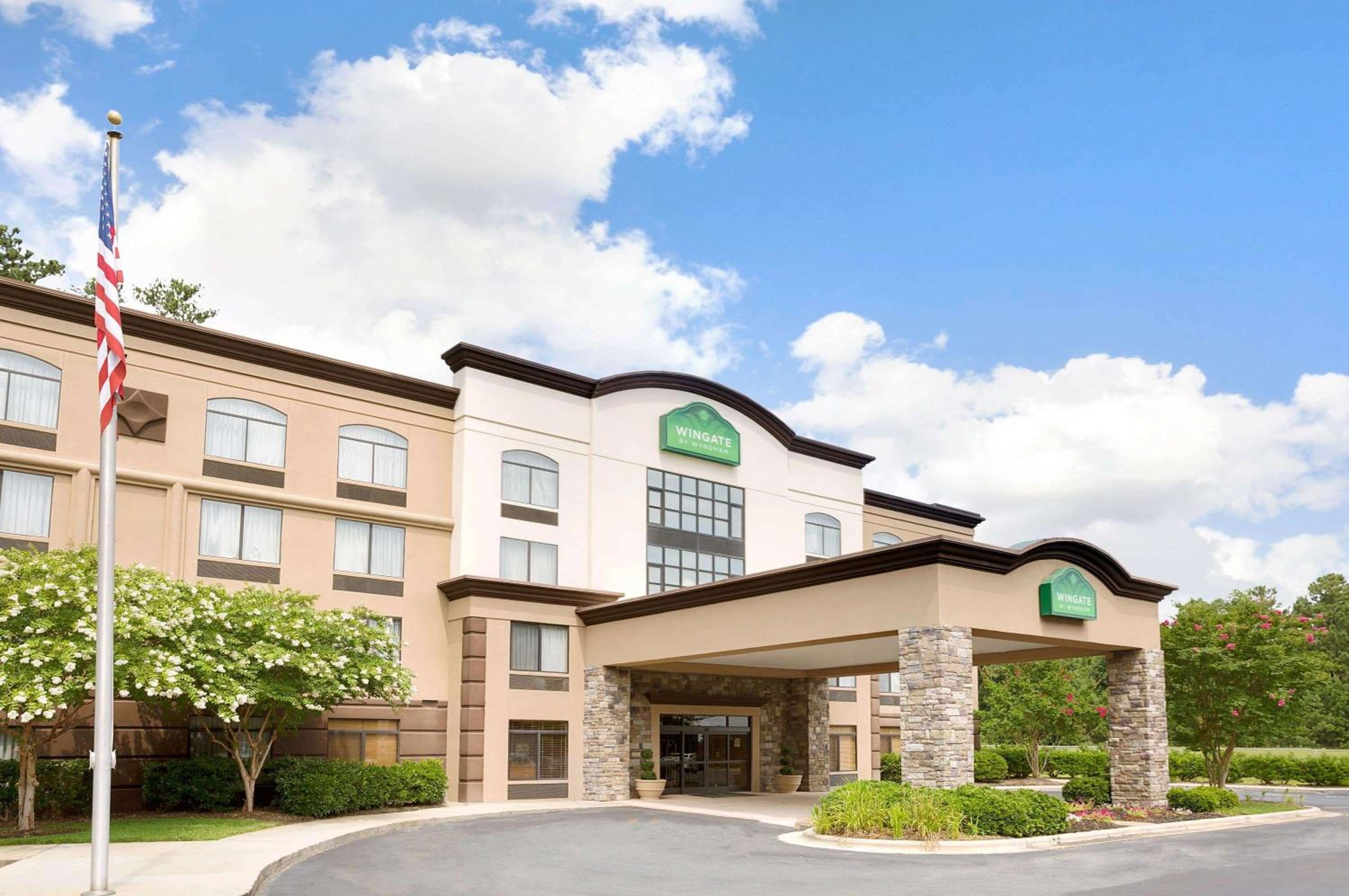Hotel Wingate by Wyndham Raleigh Durham / Airport - Image 1