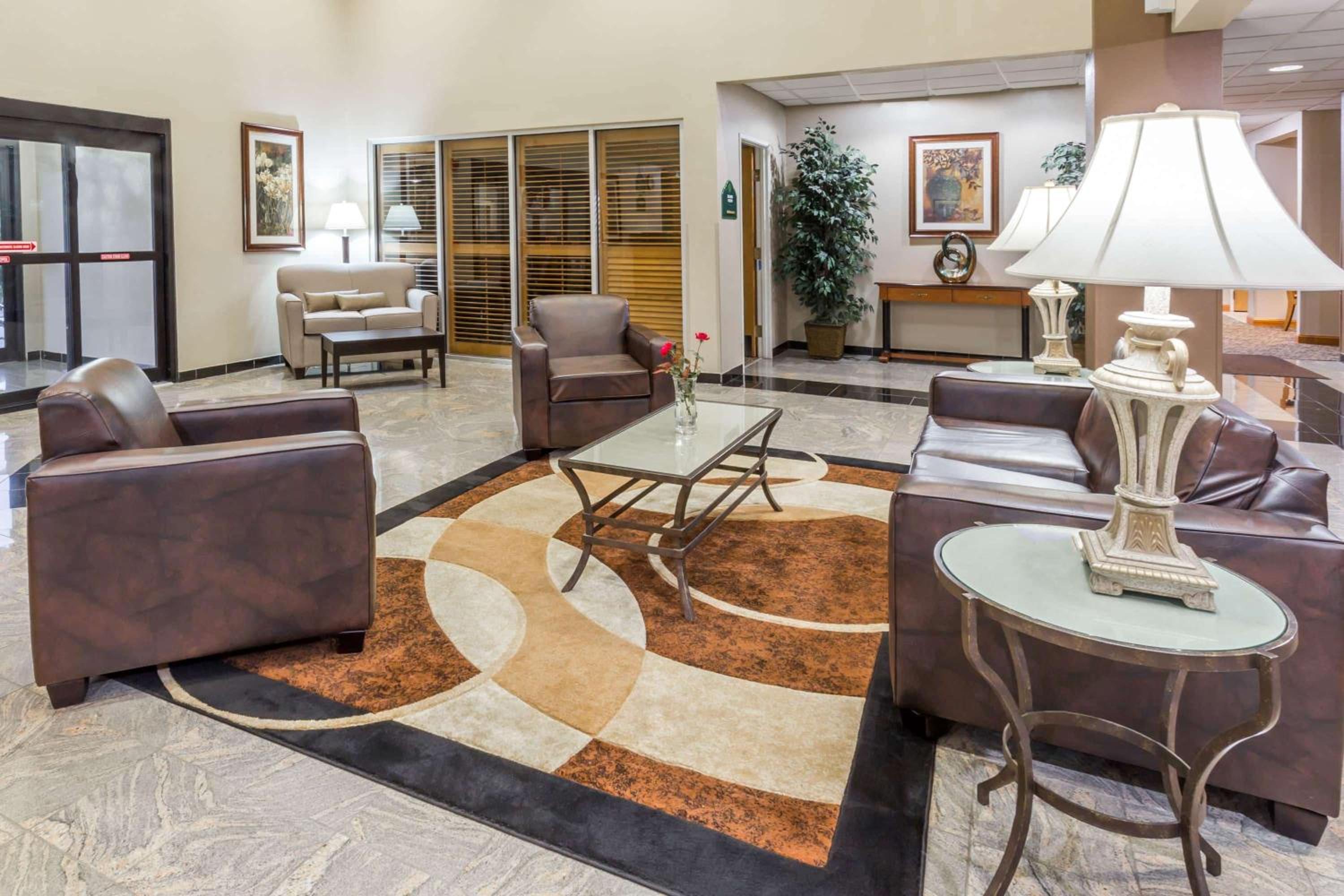 Joliet Vacations - Wingate by Wyndham Joliet - Property Image 15