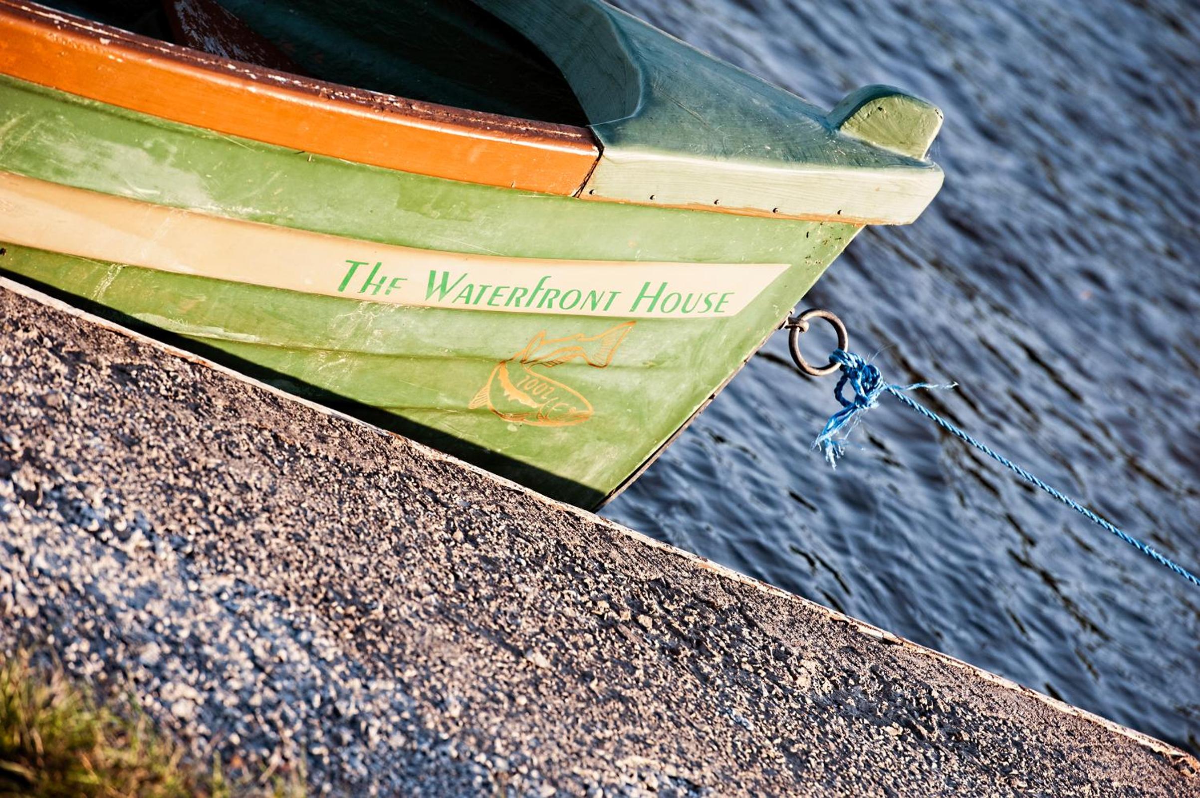 The Waterfront House Country Home