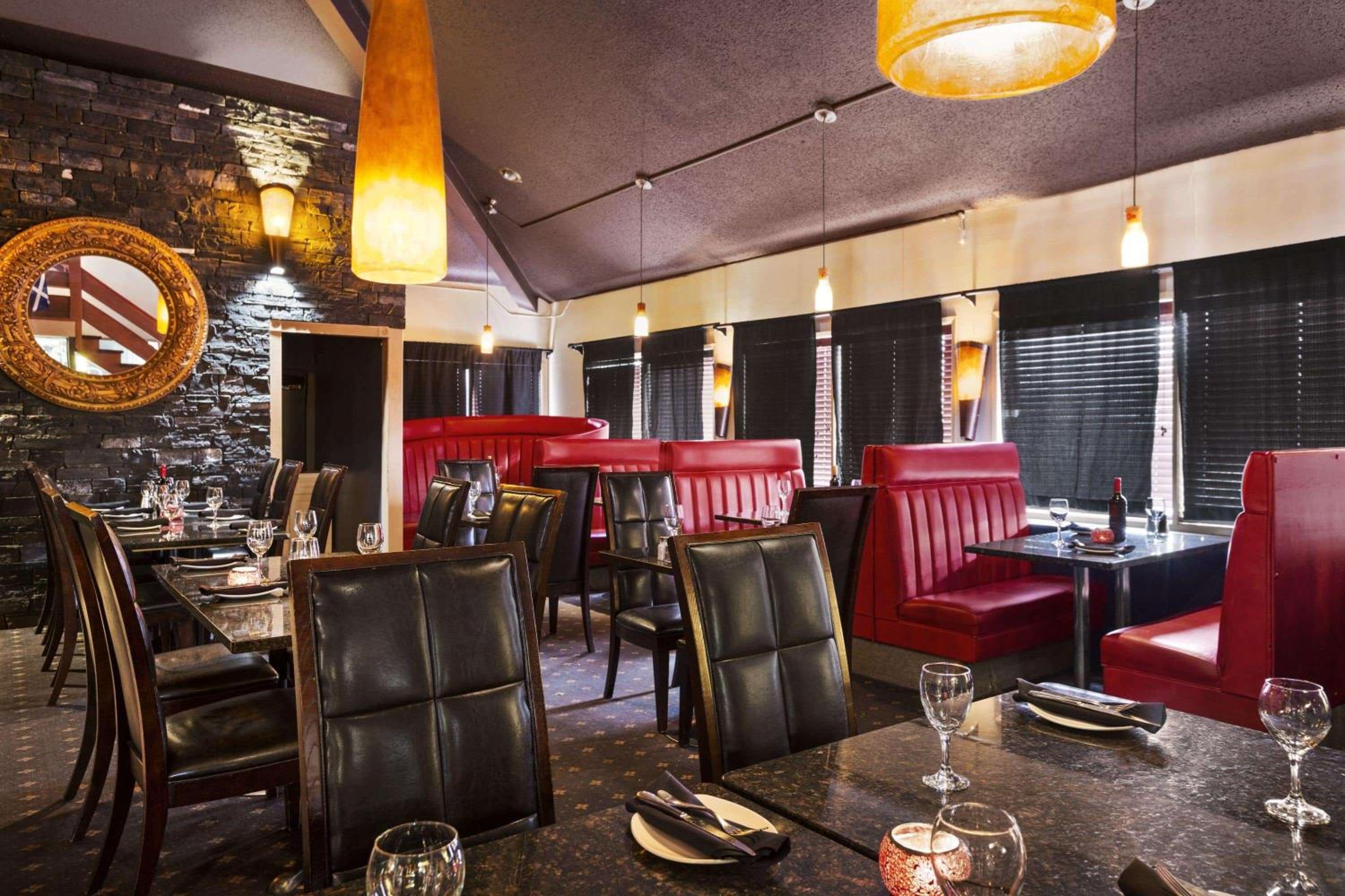 Prince Albert Vacations - South Hill Lodge - Property Image 2